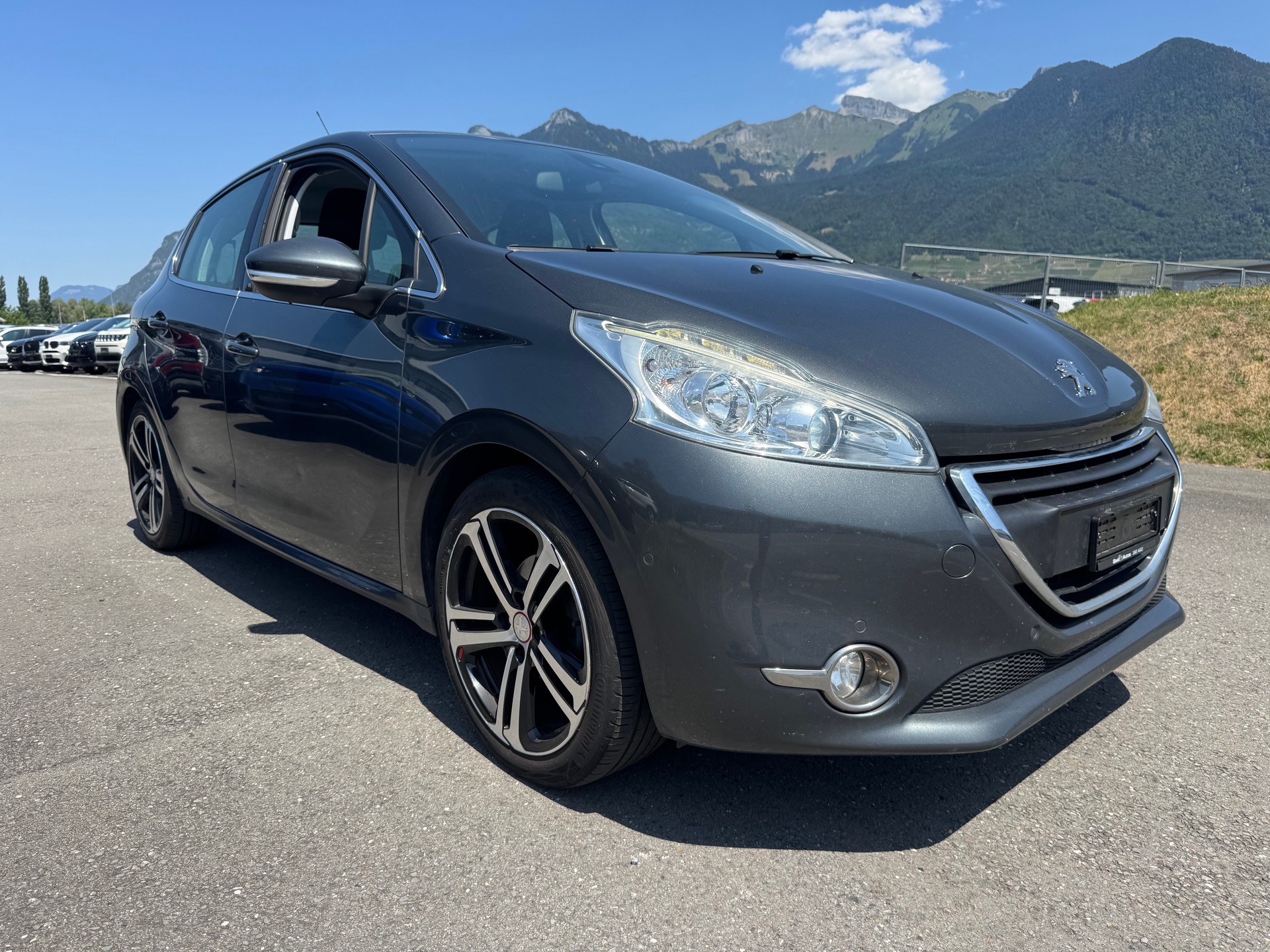 PEUGEOT 208 1.2 THP Allure-image-3