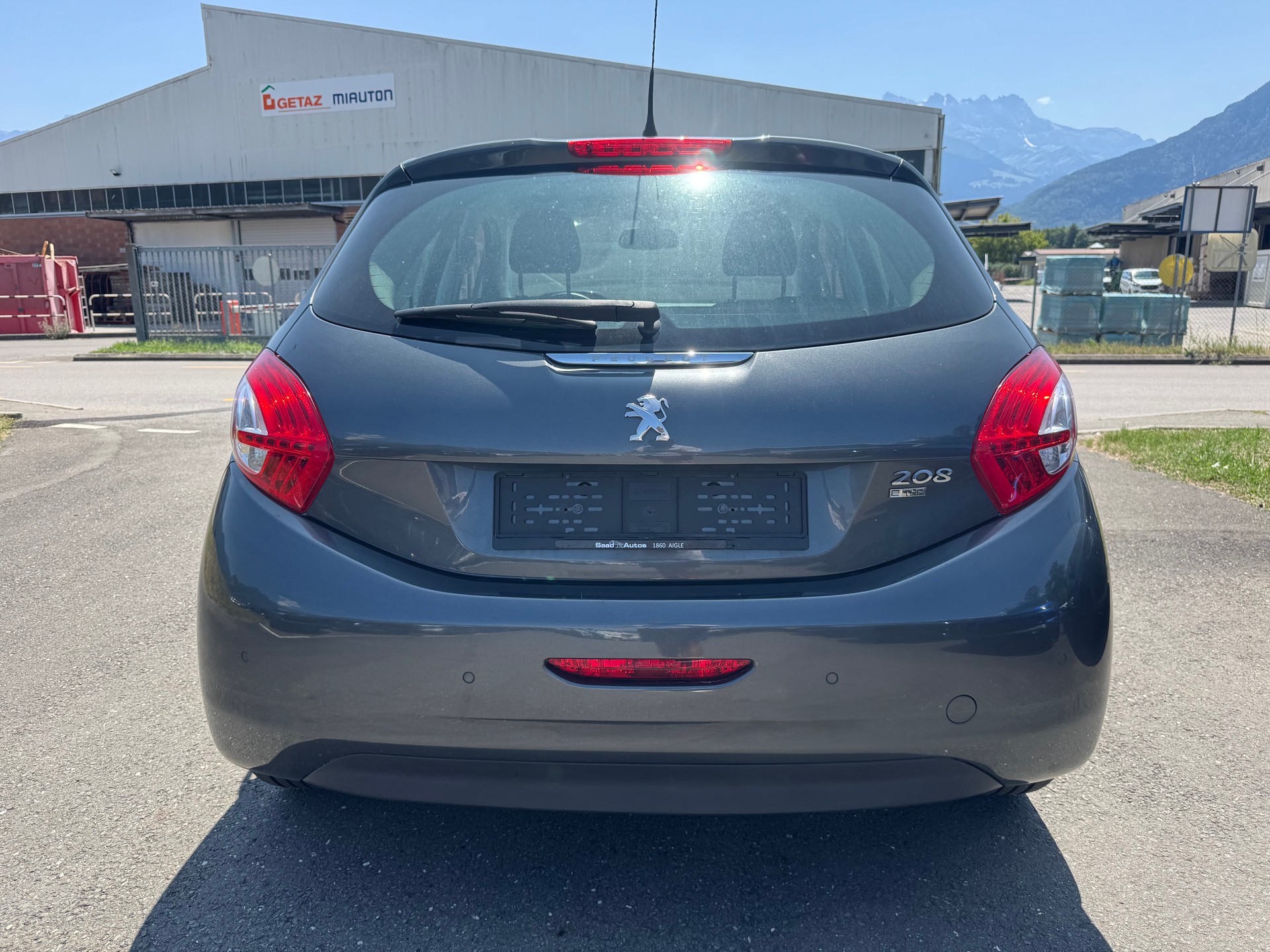 PEUGEOT 208 1.2 THP Allure-image-6