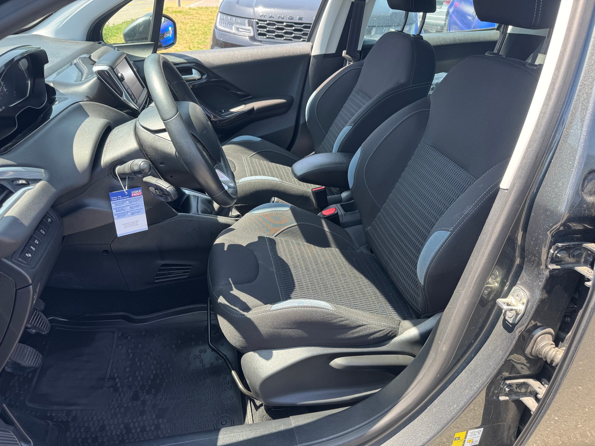 PEUGEOT 208 1.2 THP Allure-image-12