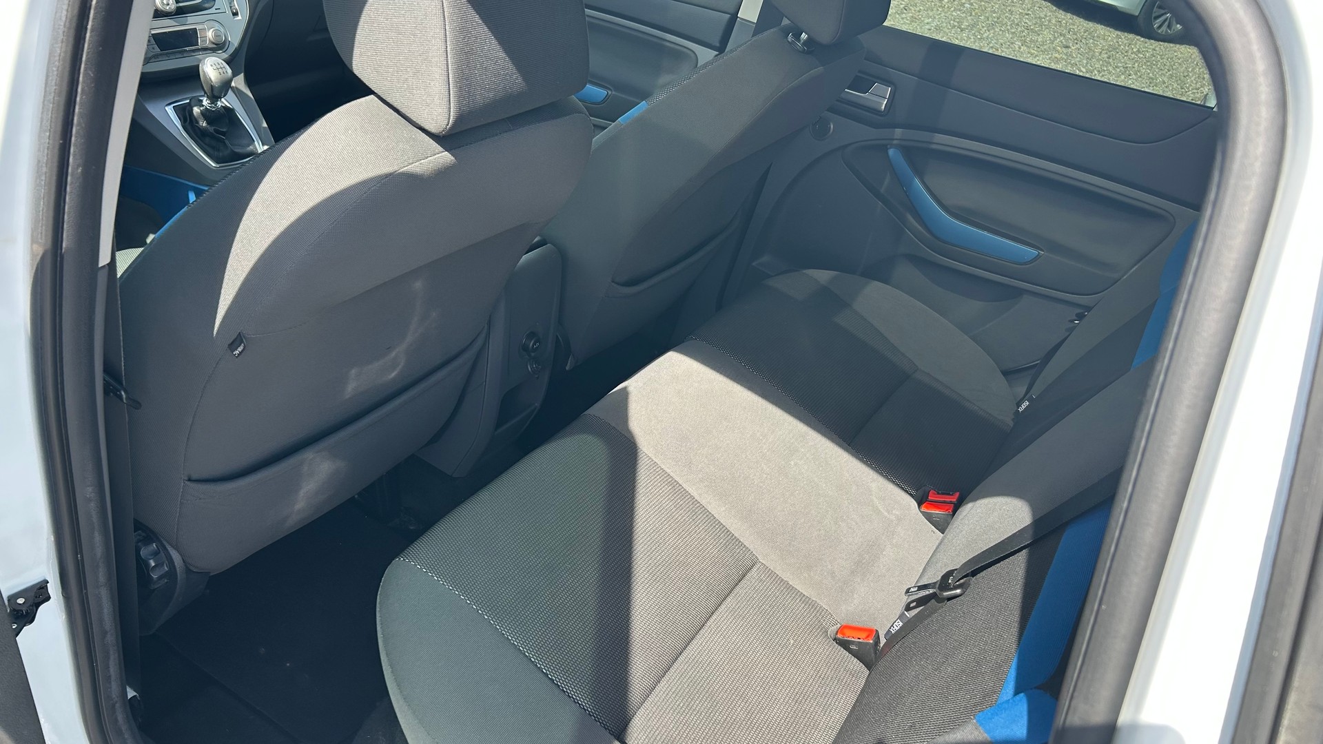 FORD Kuga 2.0 TDCi Carving 4WD-image-28