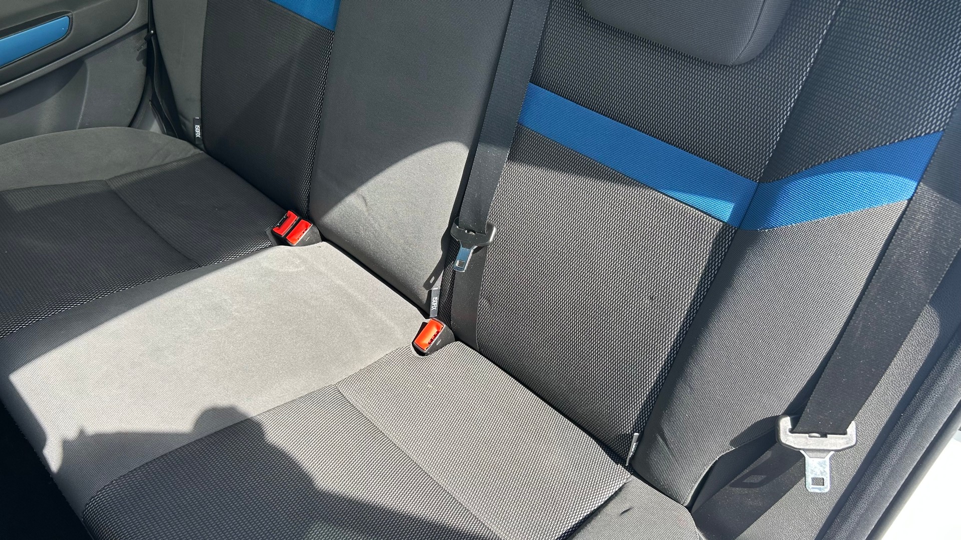 FORD Kuga 2.0 TDCi Carving 4WD-image-25