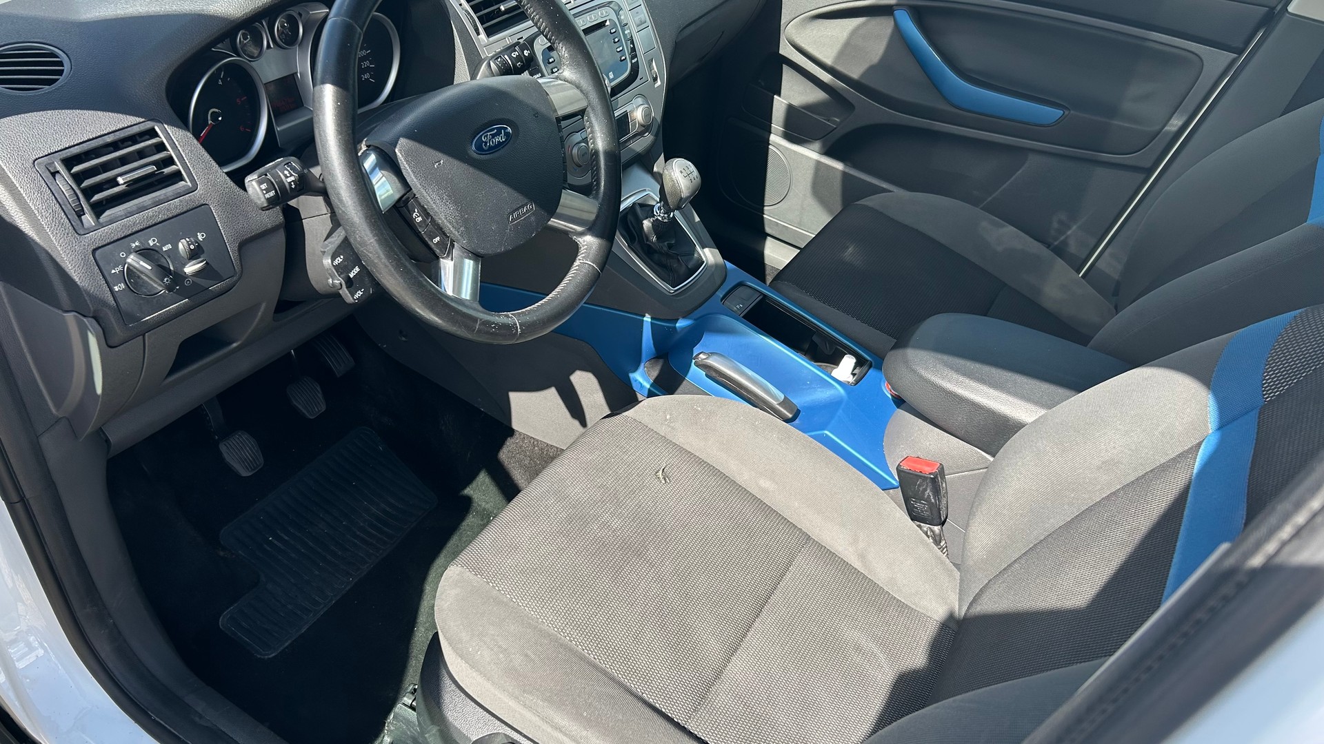 FORD Kuga 2.0 TDCi Carving 4WD-showroom-element-1