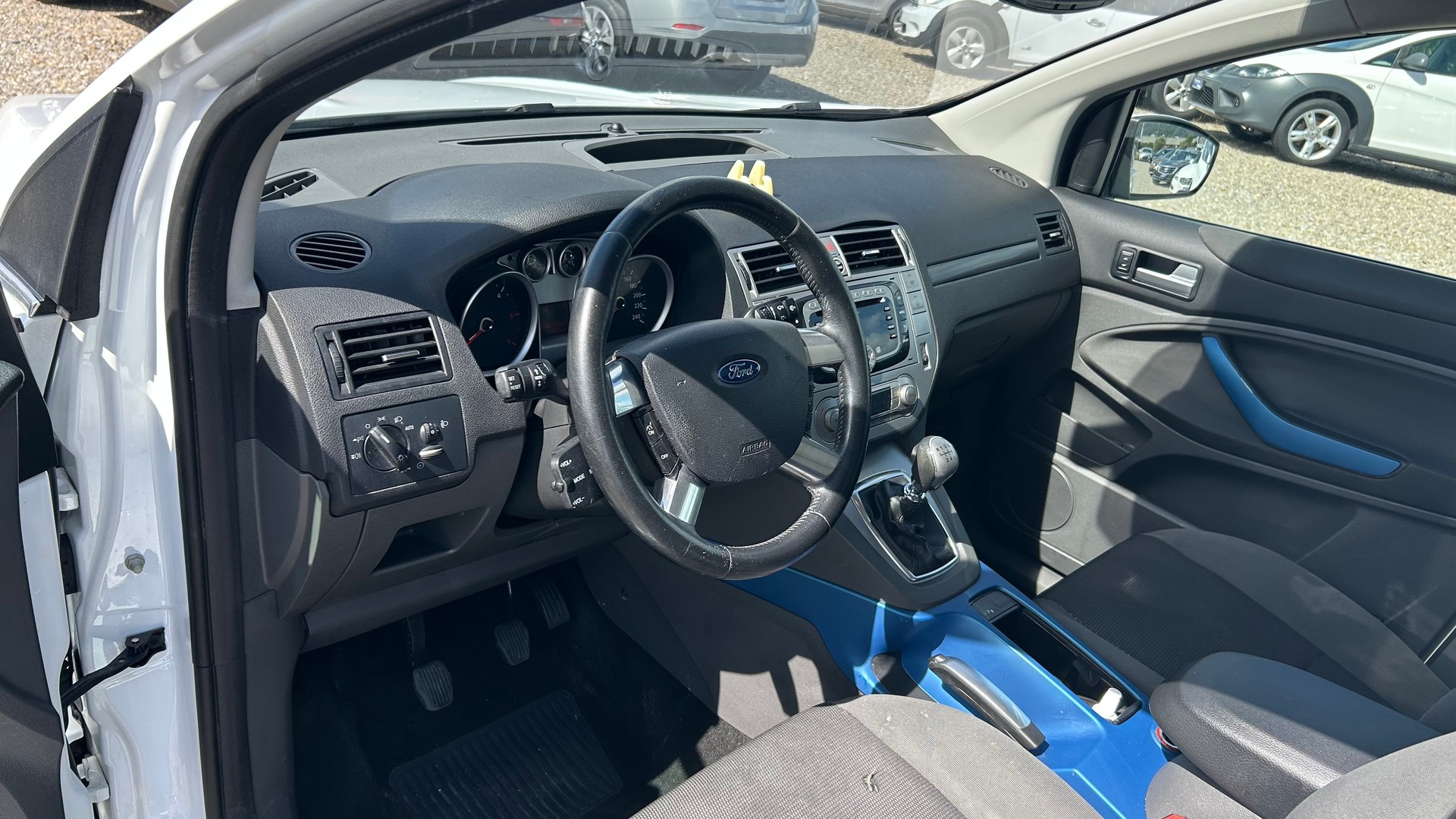 FORD Kuga 2.0 TDCi Carving 4WD-showroom-element-3