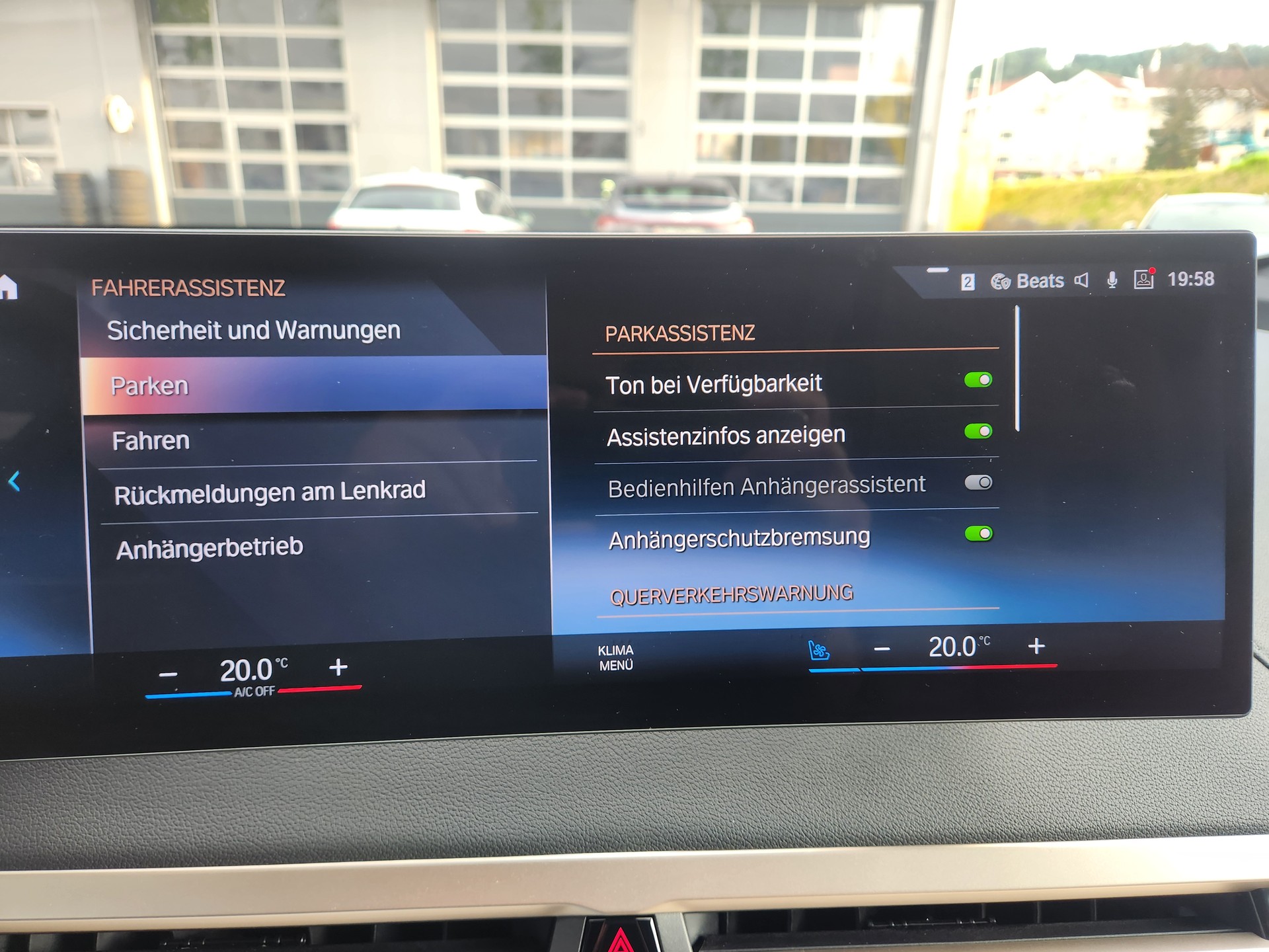 BMW iX xDrive40 // VOLLAUSSTATTUNG- MASSAGE SITZE- GLASDACH- LASER LICHT- 360°KAMERA - SOFT CLOSE -EL.AHK -GARANTIE BIS 04.2030-image-19