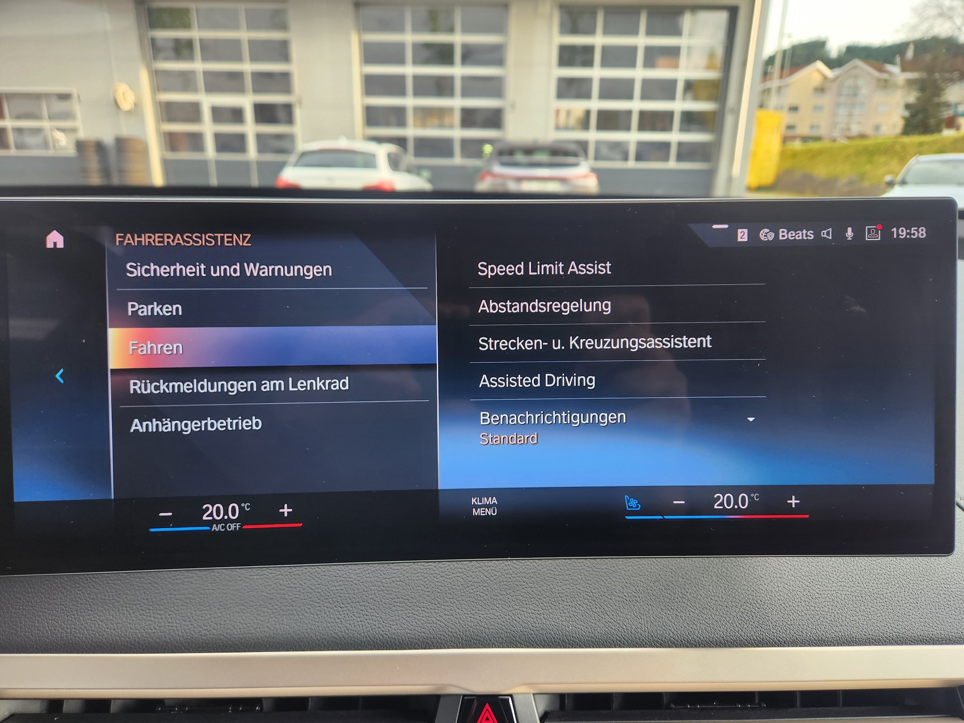 BMW iX xDrive40 // VOLLAUSSTATTUNG- MASSAGE SITZE- GLASDACH- LASER LICHT- 360°KAMERA - SOFT CLOSE -EL.AHK -GARANTIE BIS 04.2030-image-22