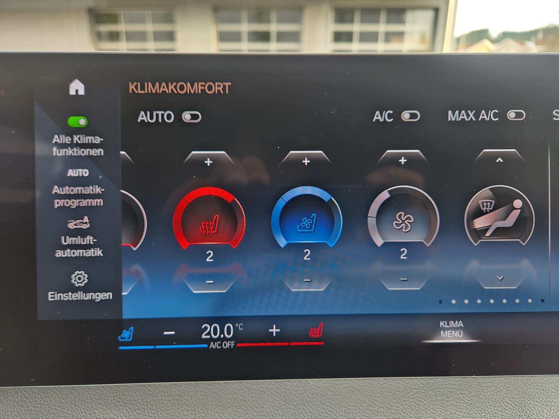 BMW iX xDrive40 // VOLLAUSSTATTUNG- MASSAGE SITZE- GLASDACH- LASER LICHT- 360°KAMERA - SOFT CLOSE -EL.AHK -GARANTIE BIS 04.2030-image-13