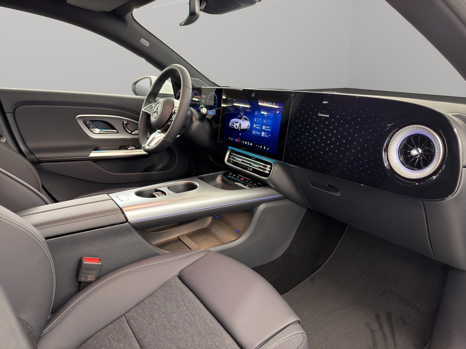 MERCEDES-BENZ CLA 250+ Shooting Brake-image-12