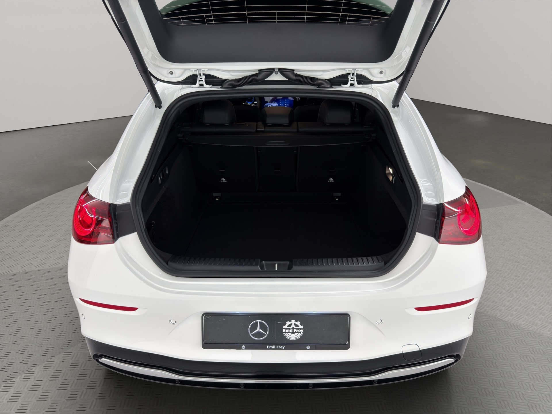MERCEDES-BENZ CLA 250+ Shooting Brake-image-6