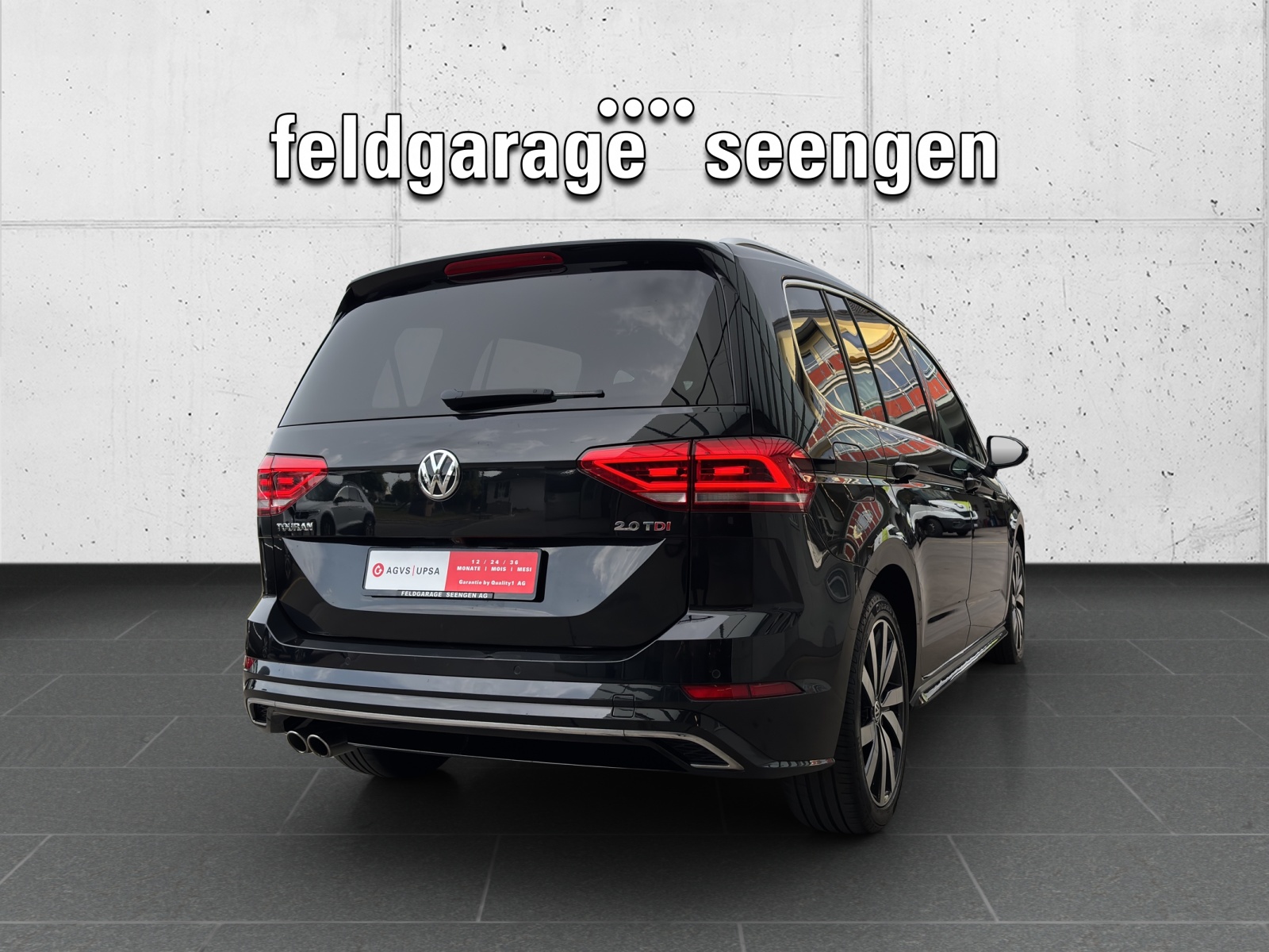 VW Touran 2.0 TDI BlueMotion Technology Highline R-Line DSG mit AHK, Panorama-Schiebedach & 7 Sitzplätzen-image-4
