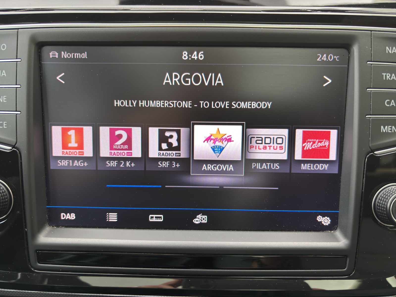 VW Touran 2.0 TDI BlueMotion Technology Highline R-Line DSG mit AHK, Panorama-Schiebedach & 7 Sitzplätzen-image-18