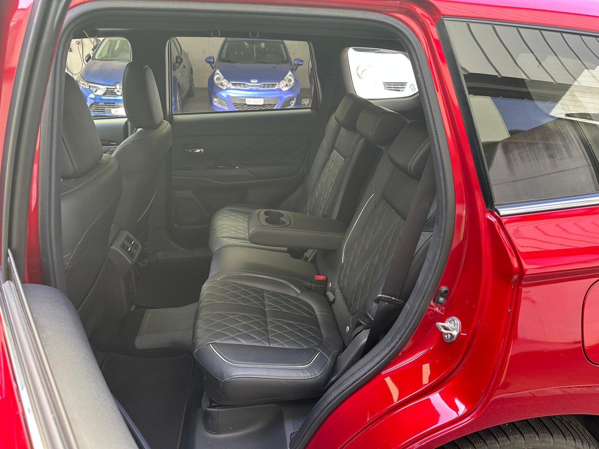 MITSUBISHI Outlander 2.4 PHEV Diamond+-image-6