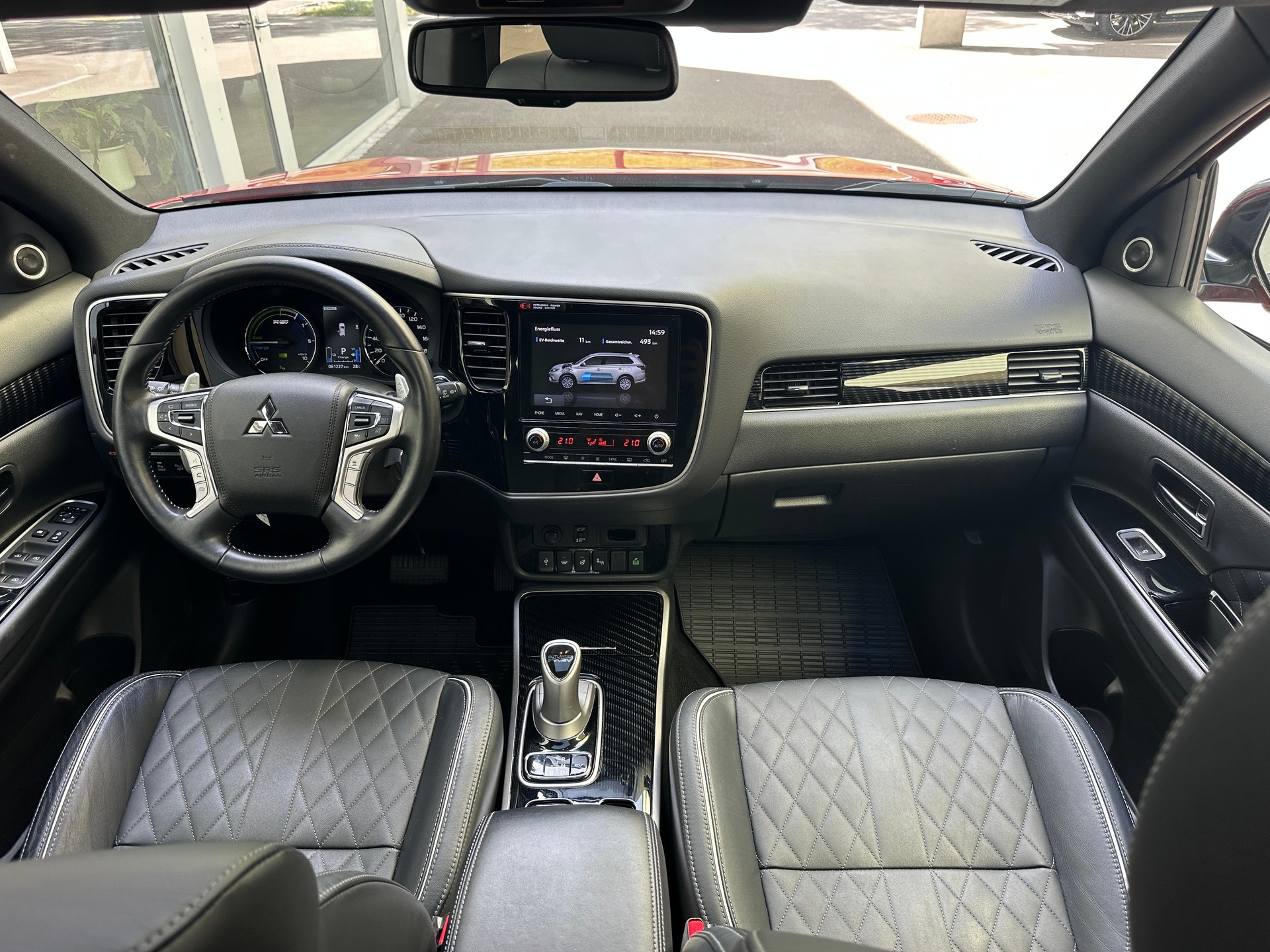 MITSUBISHI Outlander 2.4 PHEV Diamond+-image-10