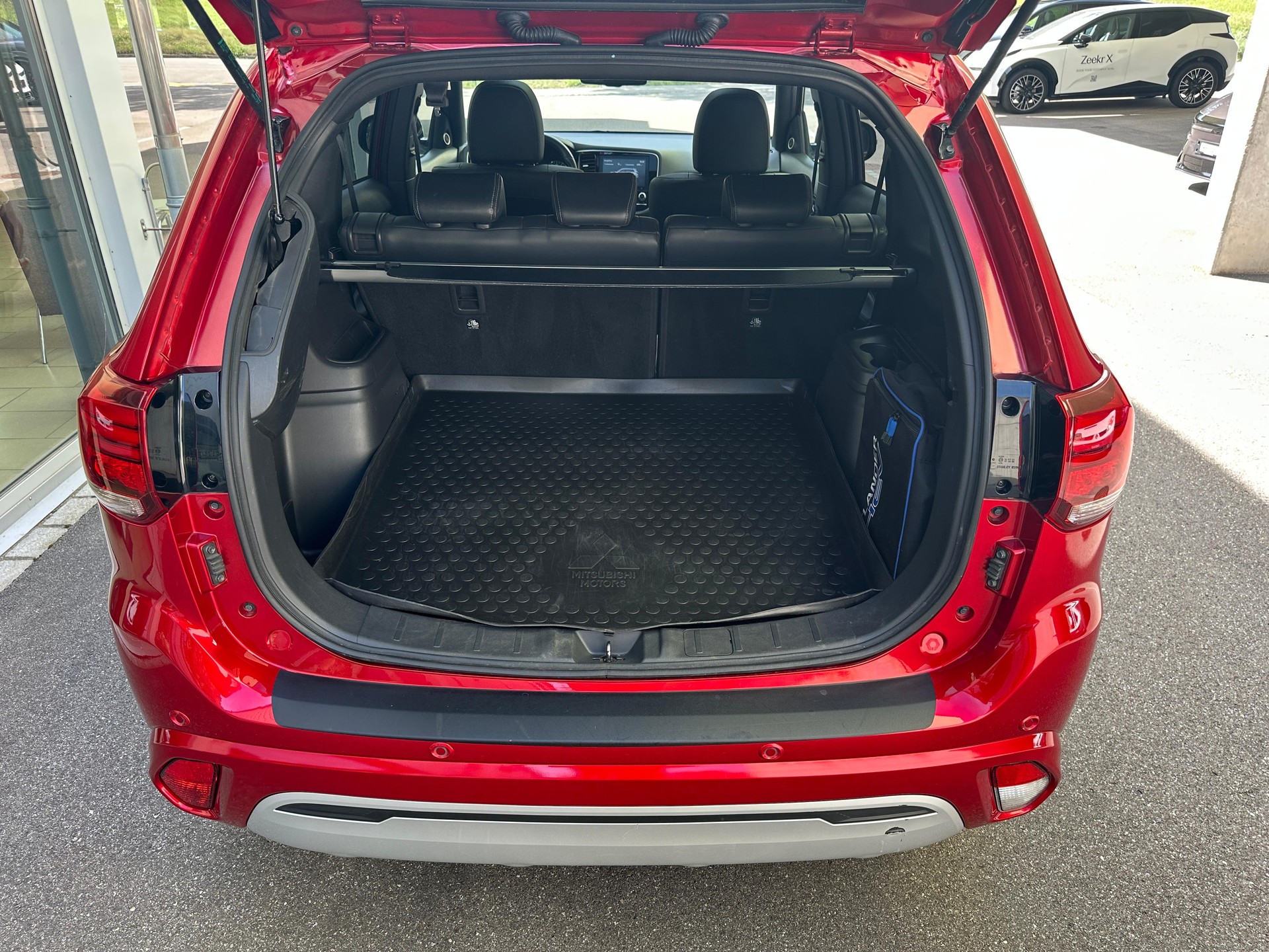 MITSUBISHI Outlander 2.4 PHEV Diamond+-image-7