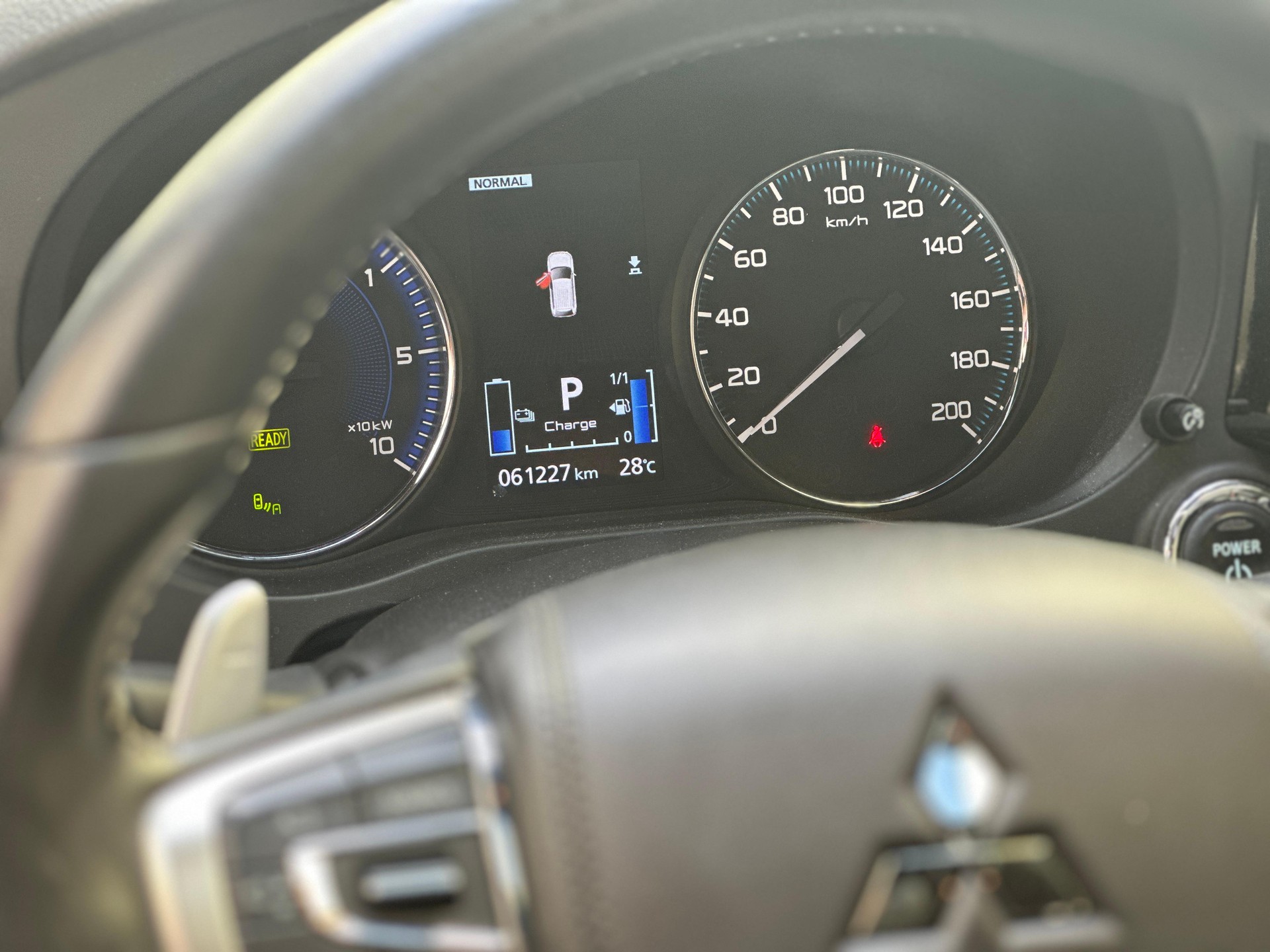 MITSUBISHI Outlander 2.4 PHEV Diamond+-image-8