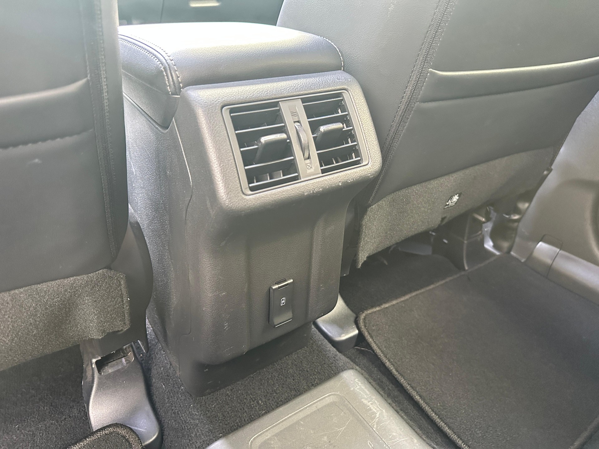 MITSUBISHI Outlander 2.4 PHEV Diamond+-image-13