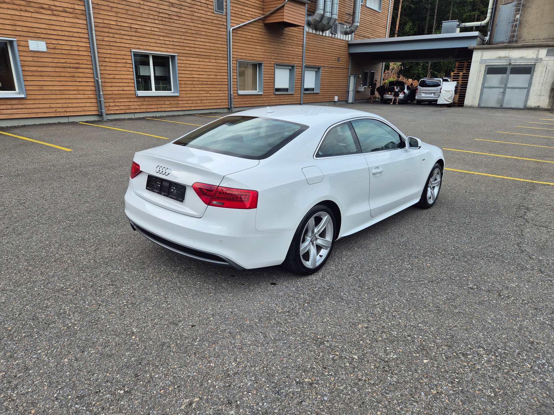 AUDI A5 Coupé 2.0 TFSI quattro S-tronic *S-Line*-image-3