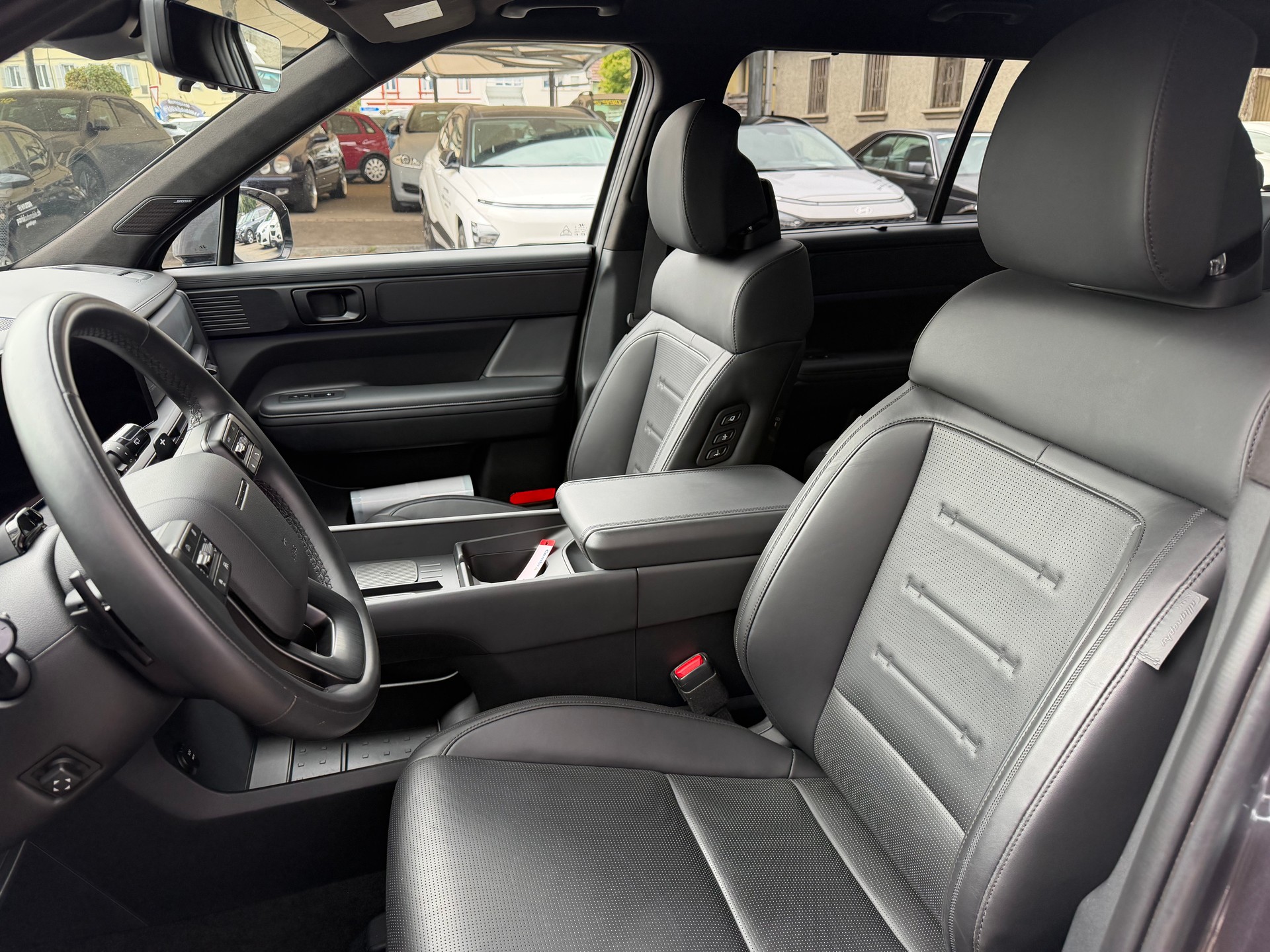 HYUNDAI Santa Fe 1.6 T-GDi HEV Calligraphy 4WD Automatic-image-15