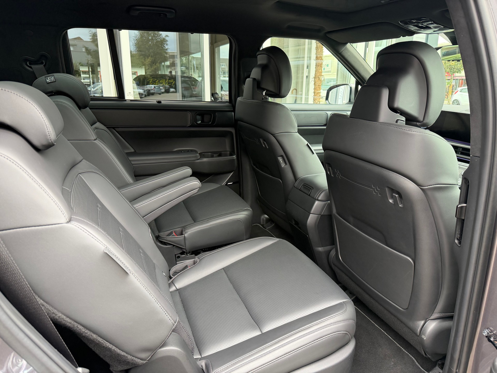 HYUNDAI Santa Fe 1.6 T-GDi HEV Calligraphy 4WD Automatic-image-9