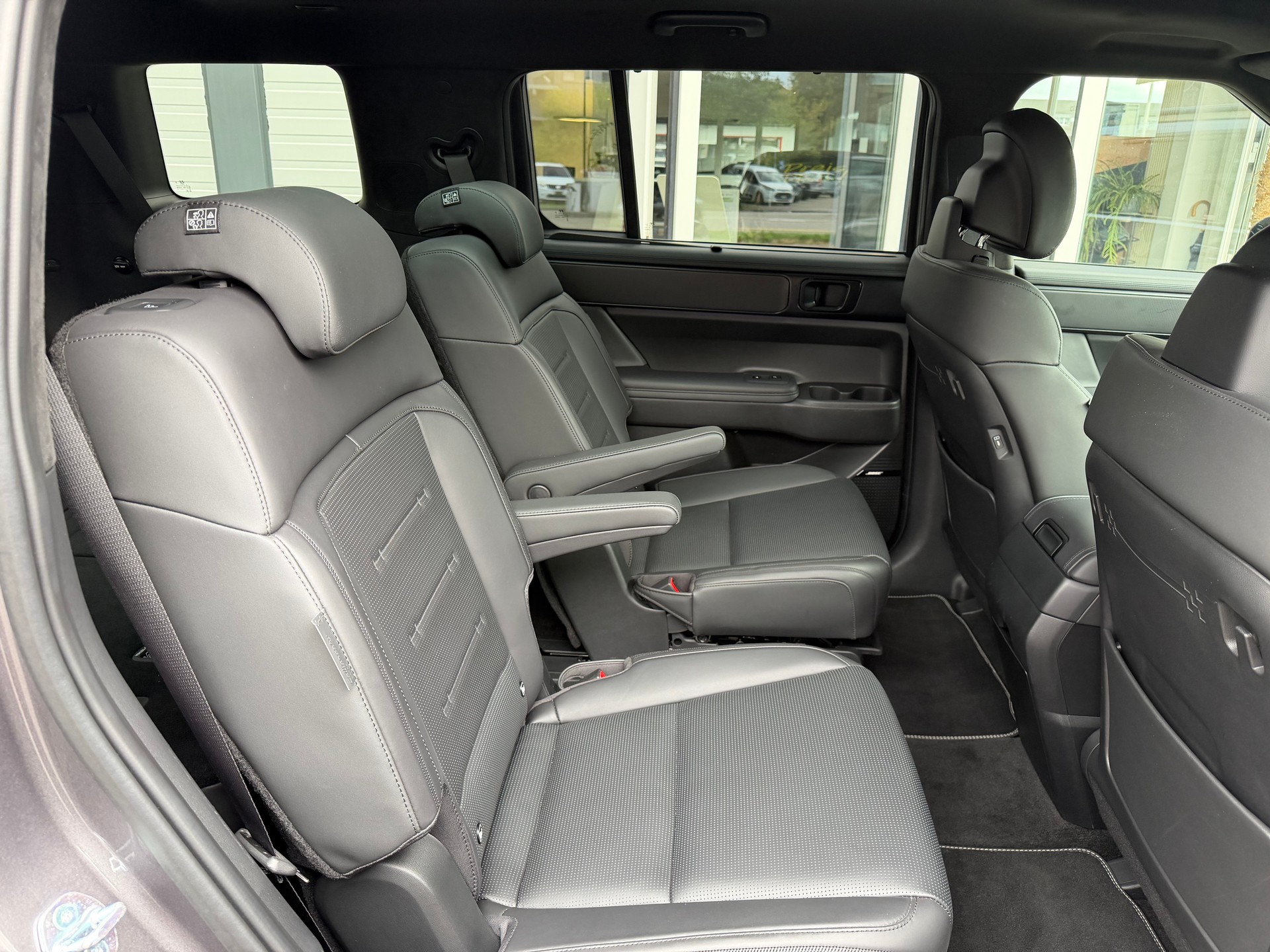 HYUNDAI Santa Fe 1.6 T-GDi HEV Calligraphy 4WD Automatic-image-10