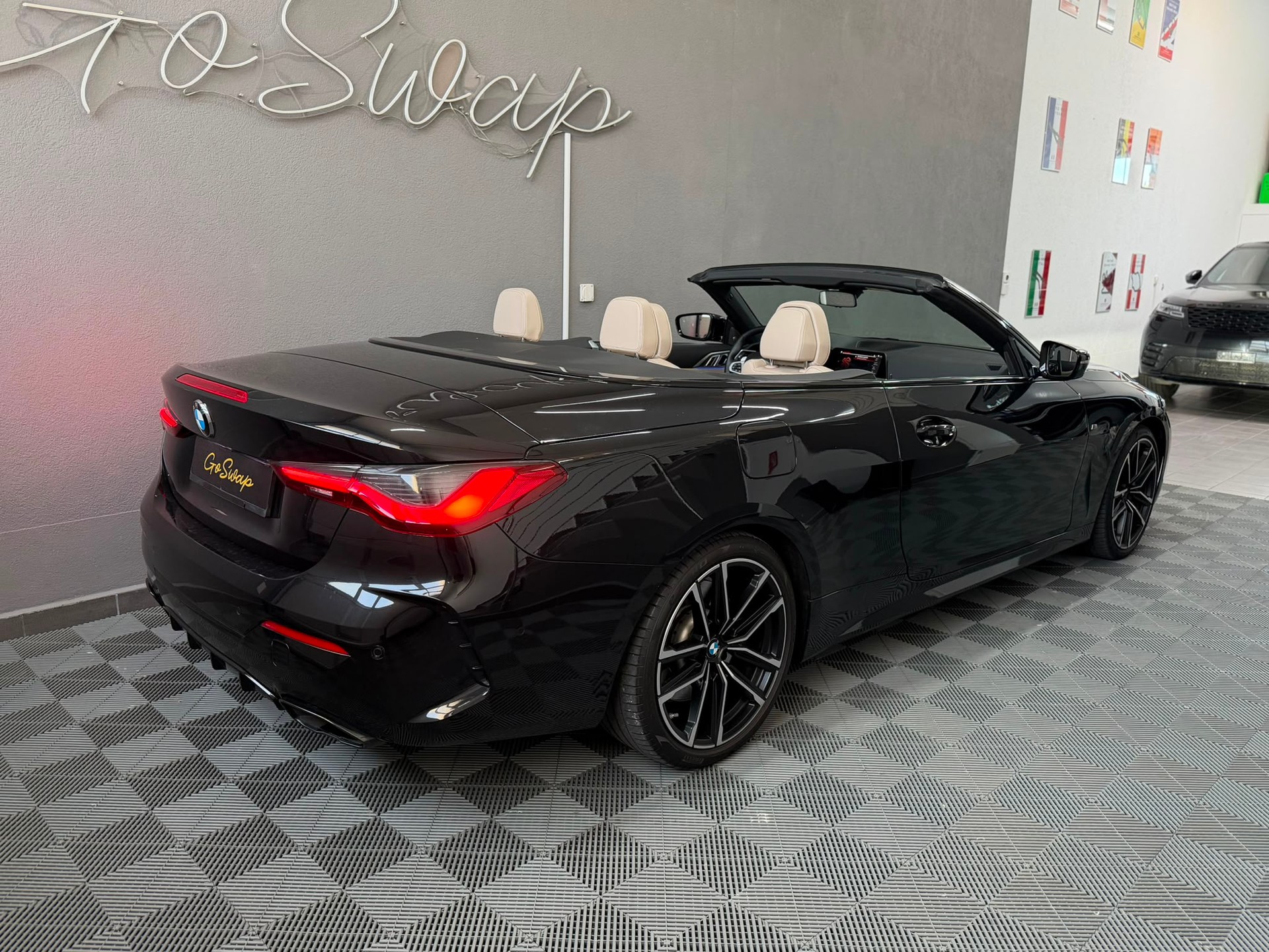 BMW M440i xDrive 48V Cabriolet Steptronic-image-4