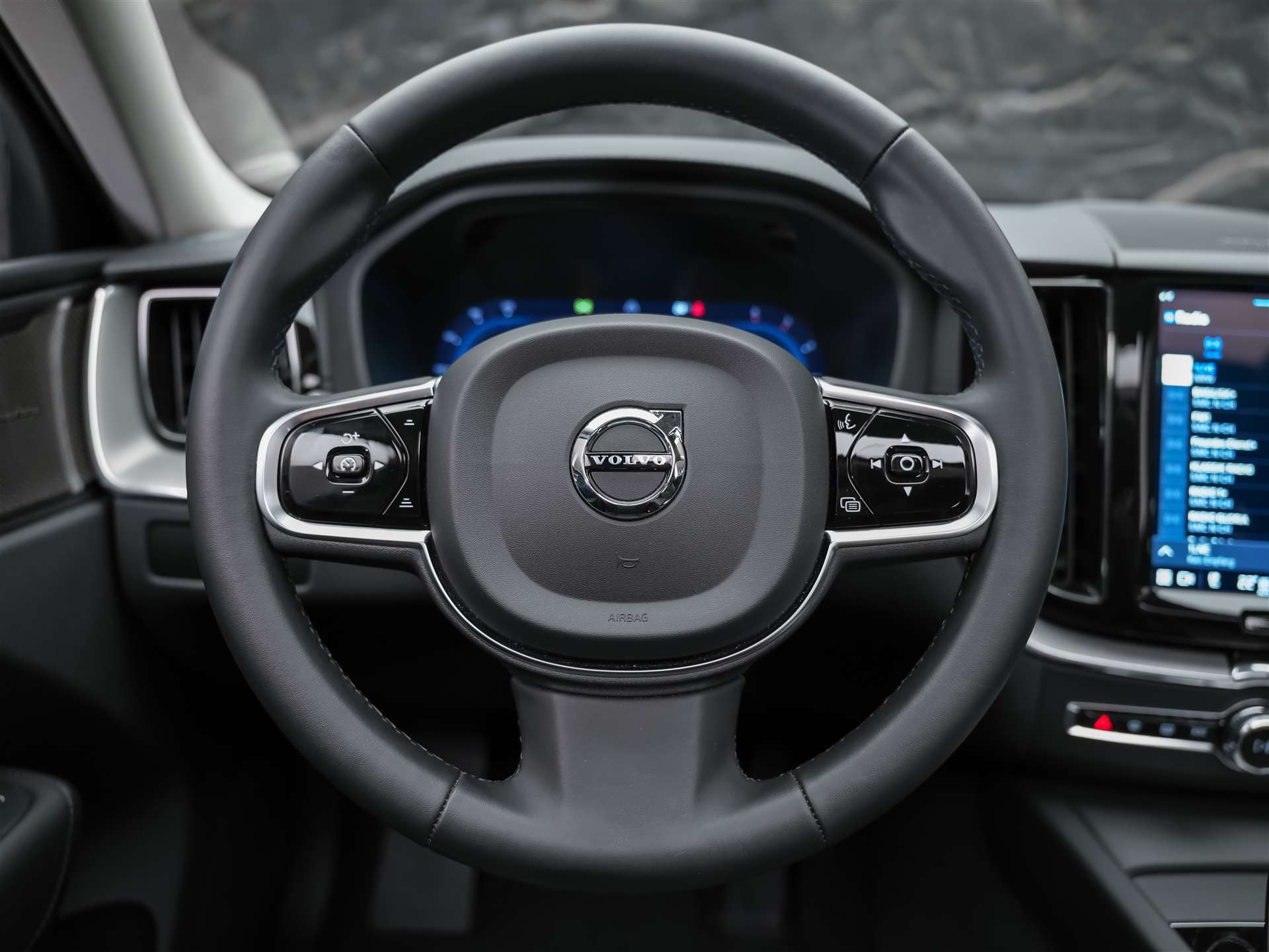 VOLVO XC60 B4 Diesel Mild Hybrid AWD Ultimate Dark Geartronic *Panorama*Head-Up*Standheizung*-image-29