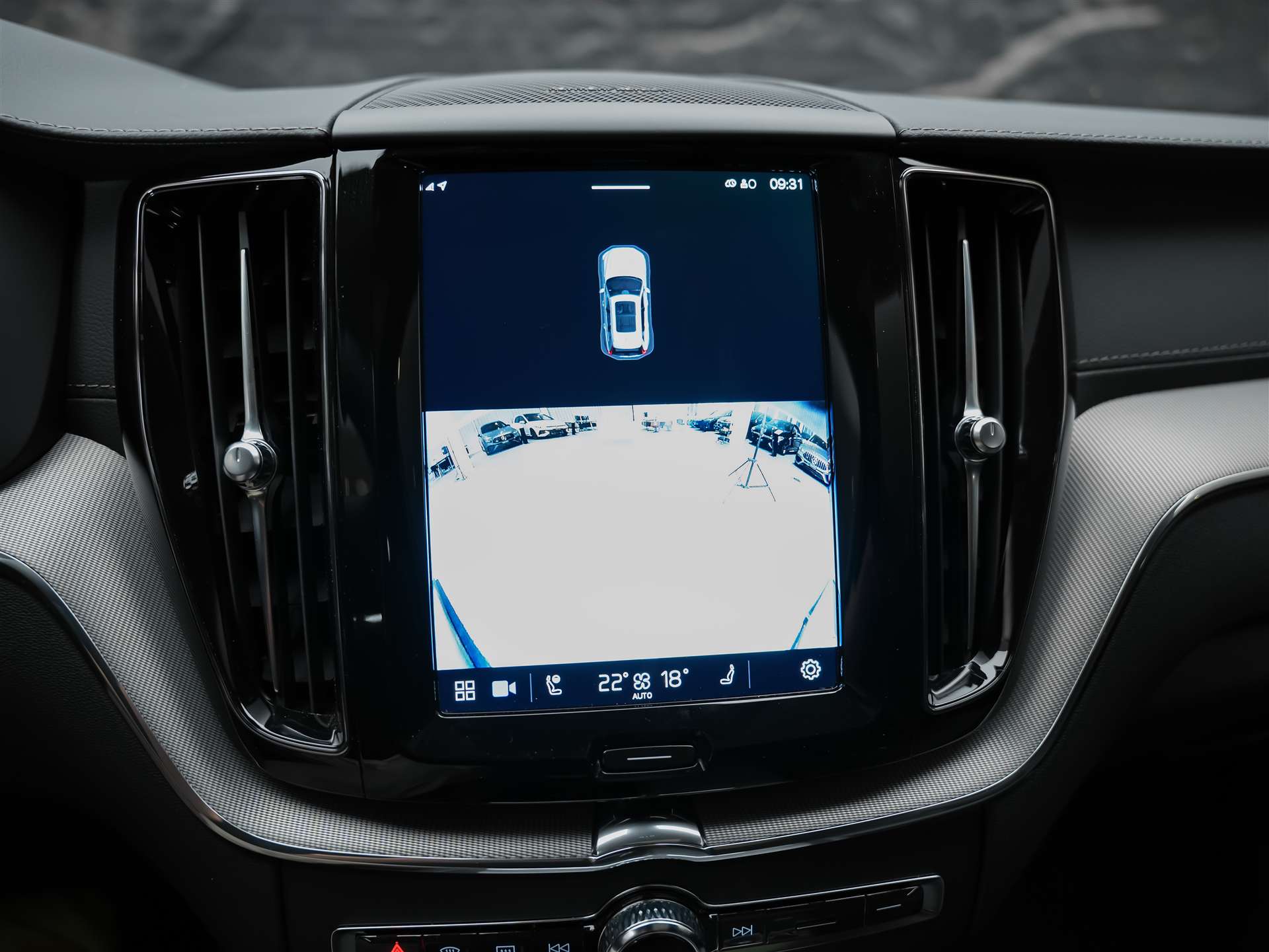 VOLVO XC60 B4 Diesel Mild Hybrid AWD Ultimate Dark Geartronic *Panorama*Head-Up*Standheizung*-image-44