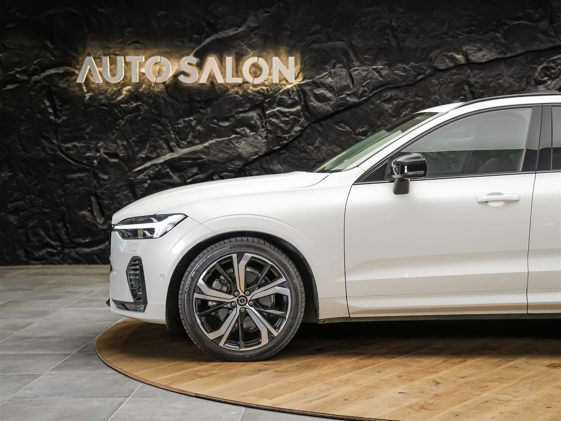 VOLVO XC60 B4 Diesel Mild Hybrid AWD Ultimate Dark Geartronic *Panorama*Head-Up*Standheizung*-image-17