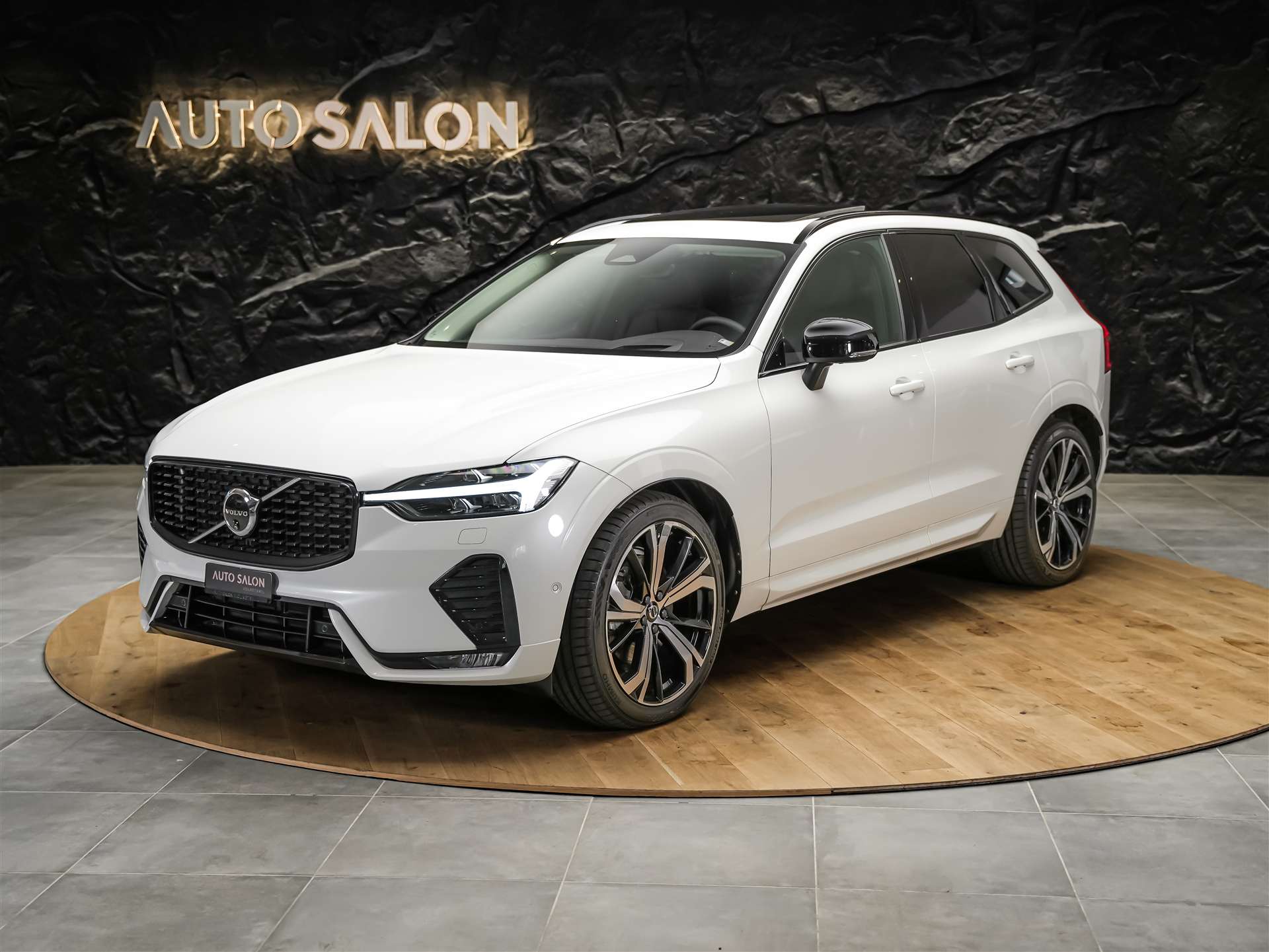 VOLVO XC60 B4 Diesel Mild Hybrid AWD Ultimate Dark Geartronic *Panorama*Head-Up*Standheizung*-image-0