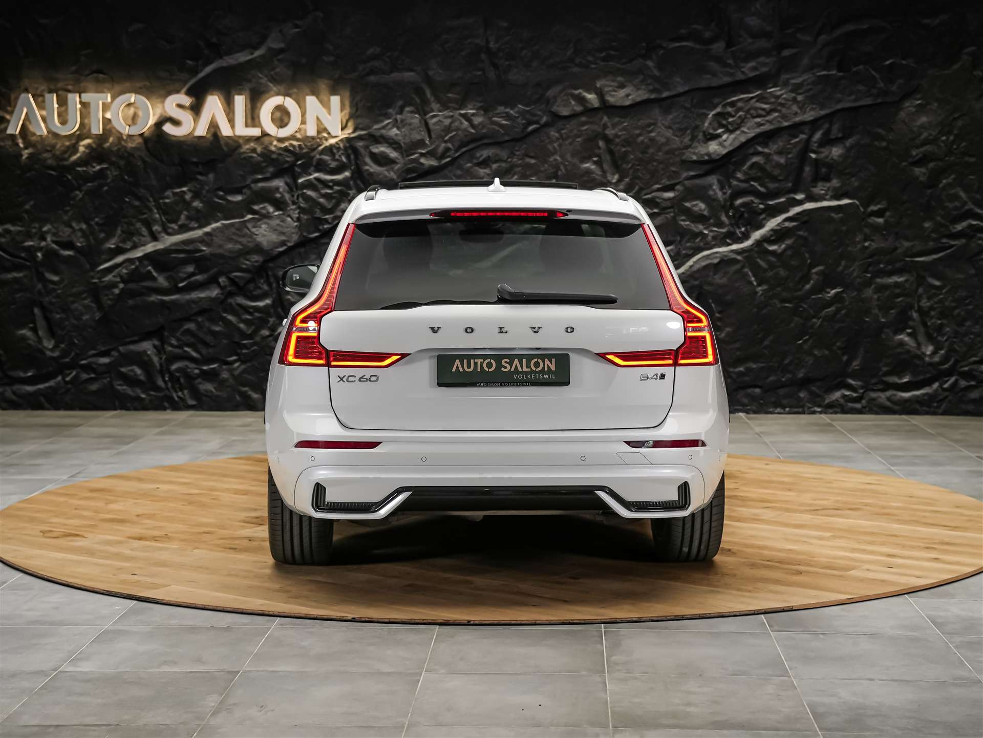 VOLVO XC60 B4 Diesel Mild Hybrid AWD Ultimate Dark Geartronic *Panorama*Head-Up*Standheizung*-image-3