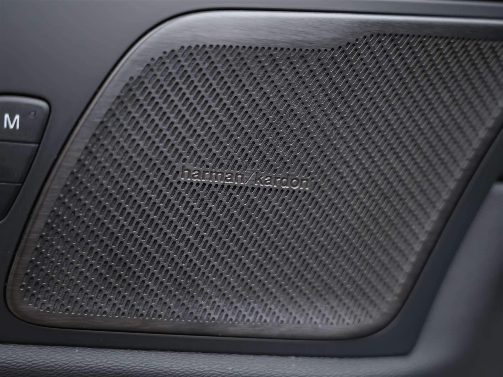 VOLVO XC60 B4 Diesel Mild Hybrid AWD Ultimate Dark Geartronic *Panorama*Head-Up*Standheizung*-image-26