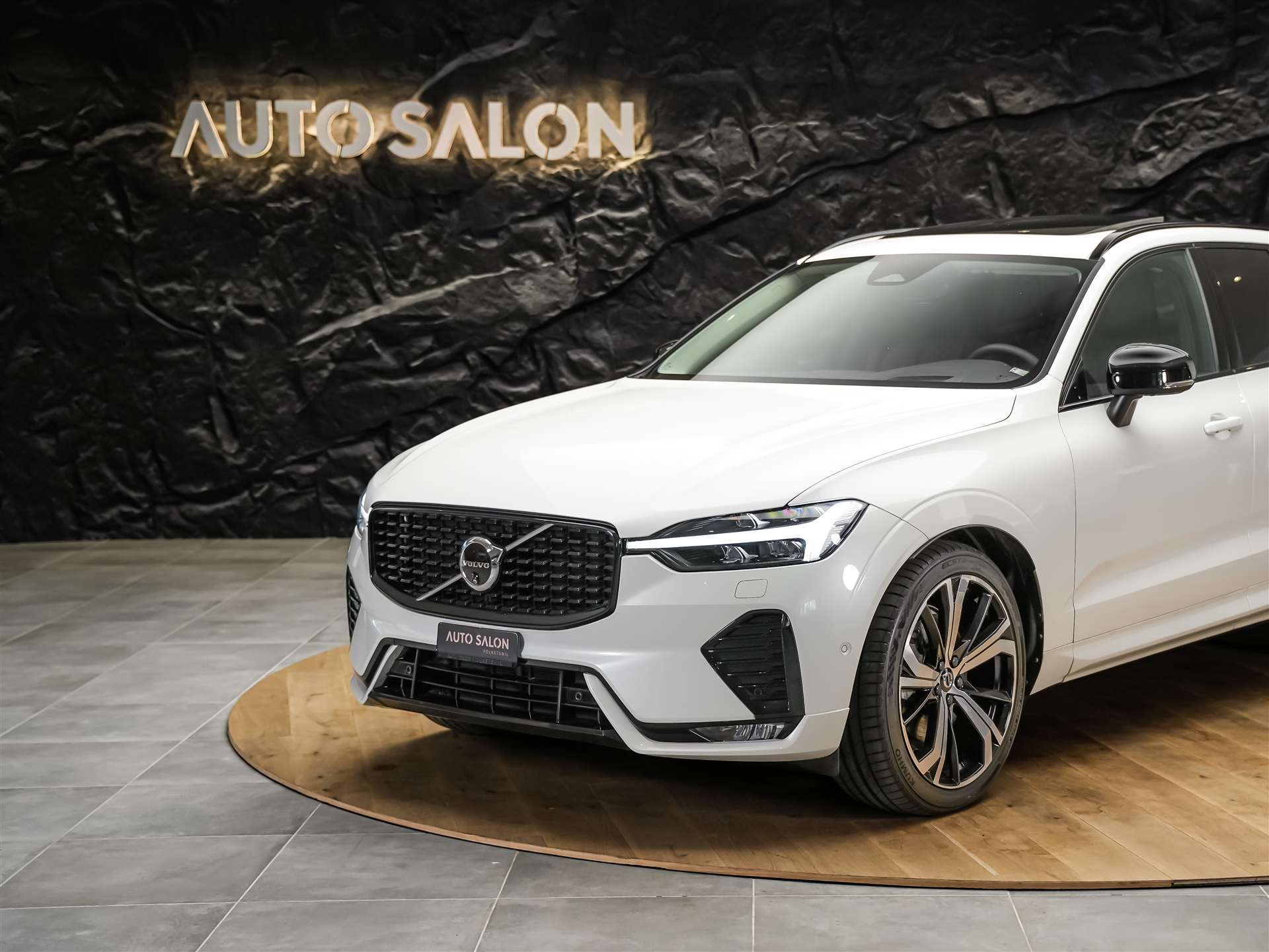 VOLVO XC60 B4 Diesel Mild Hybrid AWD Ultimate Dark Geartronic *Panorama*Head-Up*Standheizung*-image-16