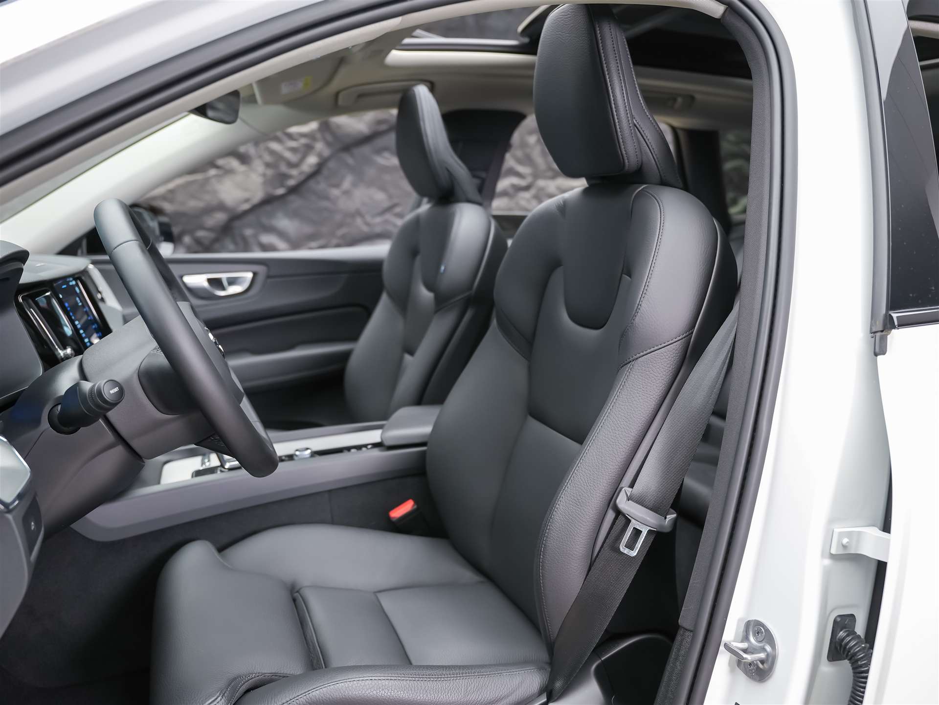 VOLVO XC60 B4 Diesel Mild Hybrid AWD Ultimate Dark Geartronic *Panorama*Head-Up*Standheizung*-image-8
