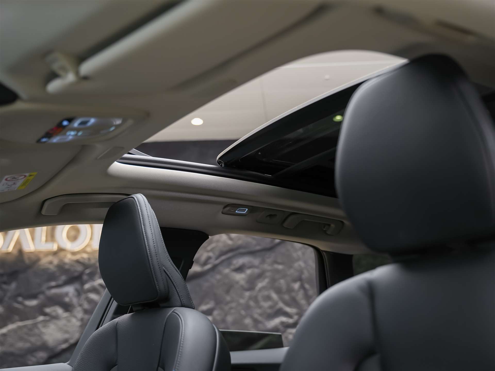 VOLVO XC60 B4 Diesel Mild Hybrid AWD Ultimate Dark Geartronic *Panorama*Head-Up*Standheizung*-image-10