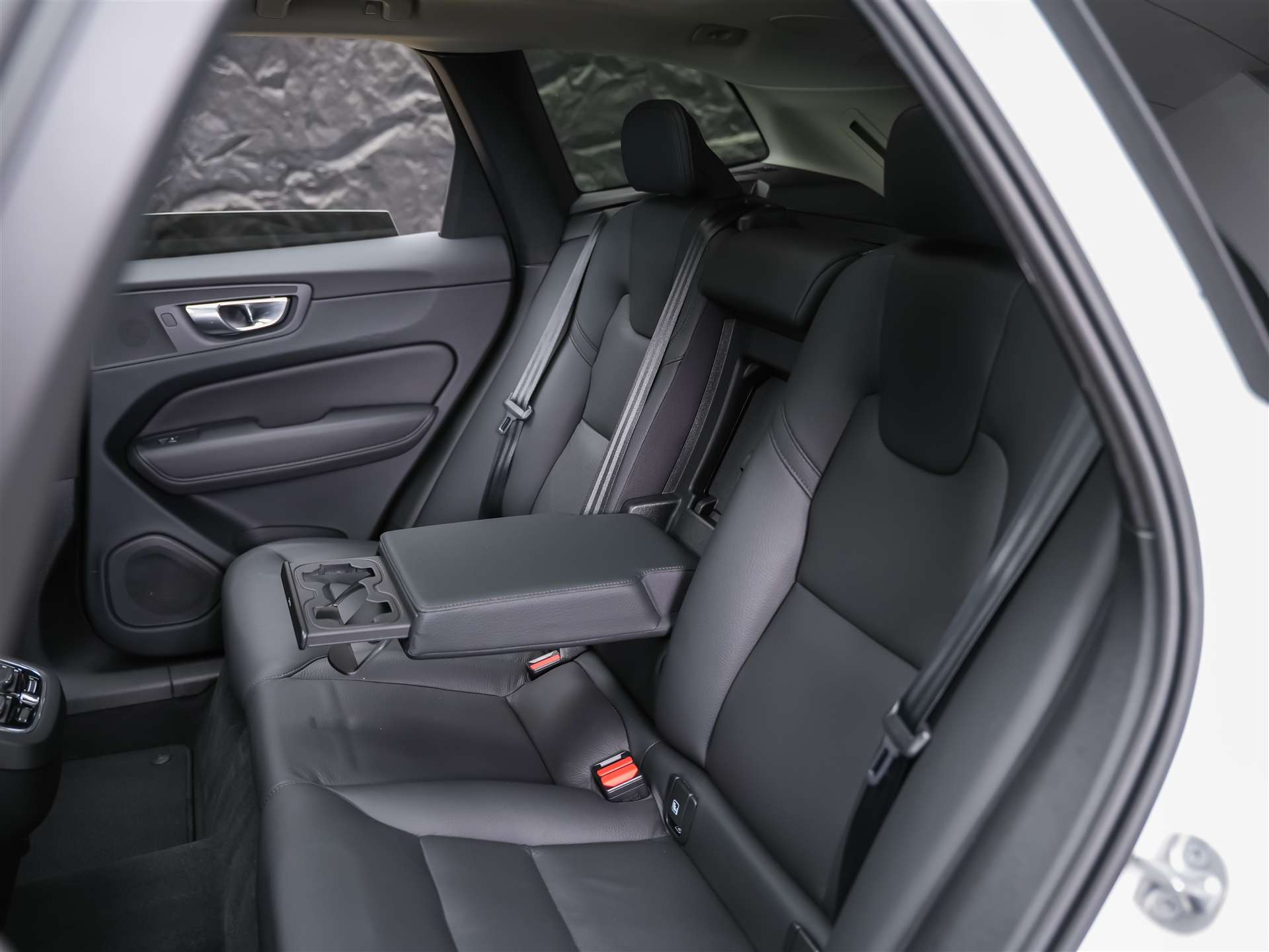 VOLVO XC60 B4 Diesel Mild Hybrid AWD Ultimate Dark Geartronic *Panorama*Head-Up*Standheizung*-image-14