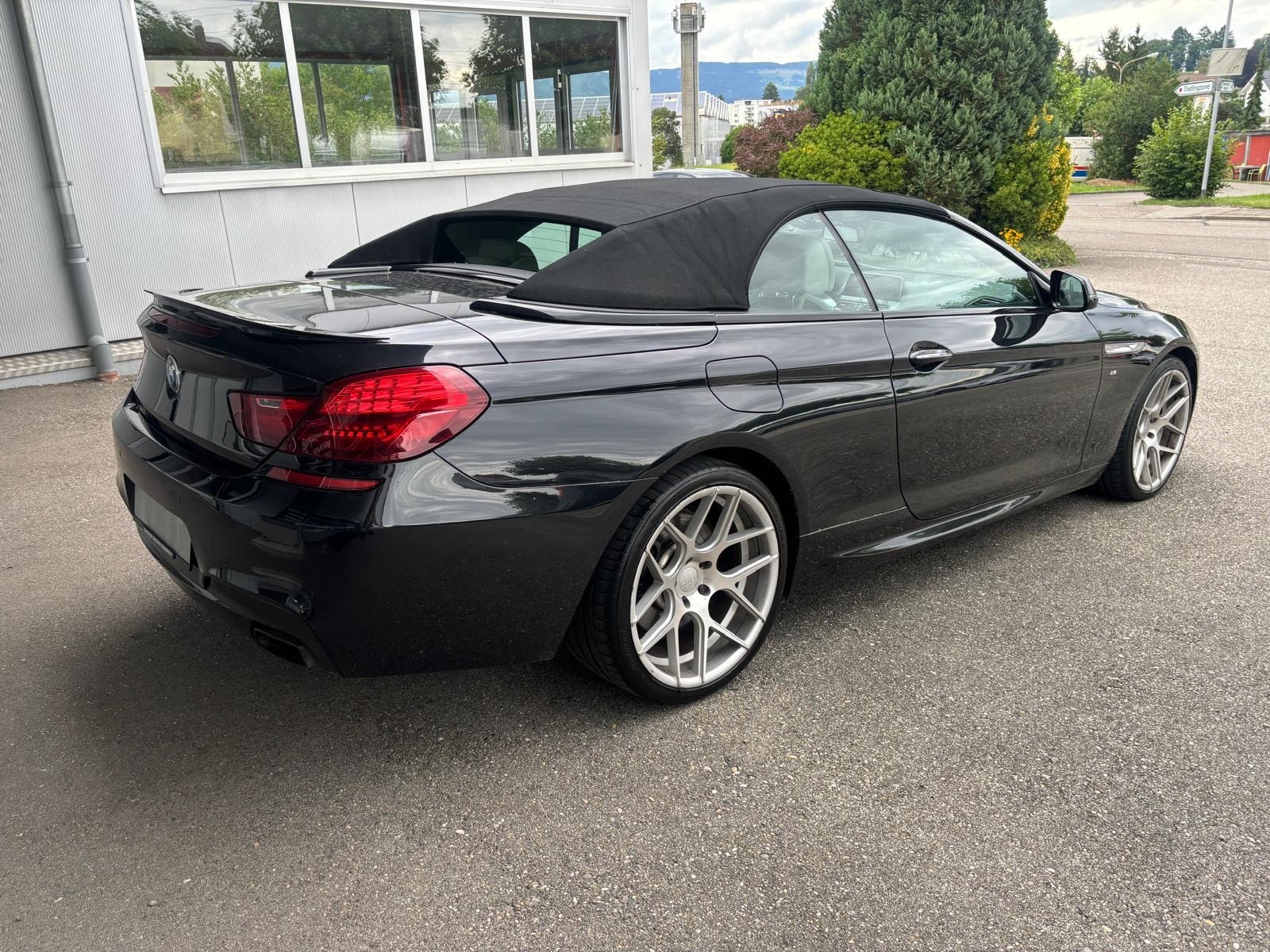 BMW 650i Cabrio xDrive-image-10