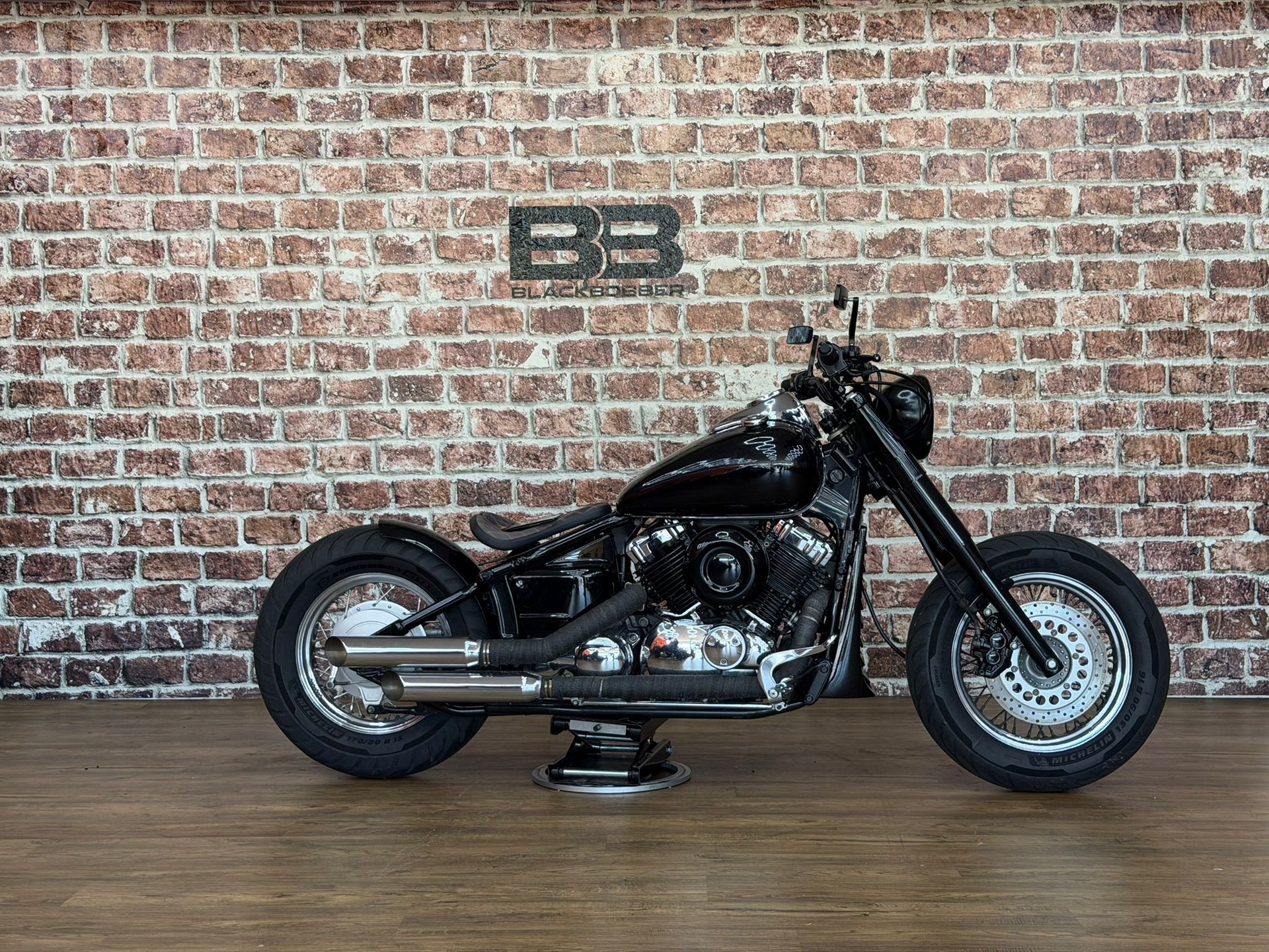 YAMAHA XVS 650 A Drag Star Classic-showroom-element-1