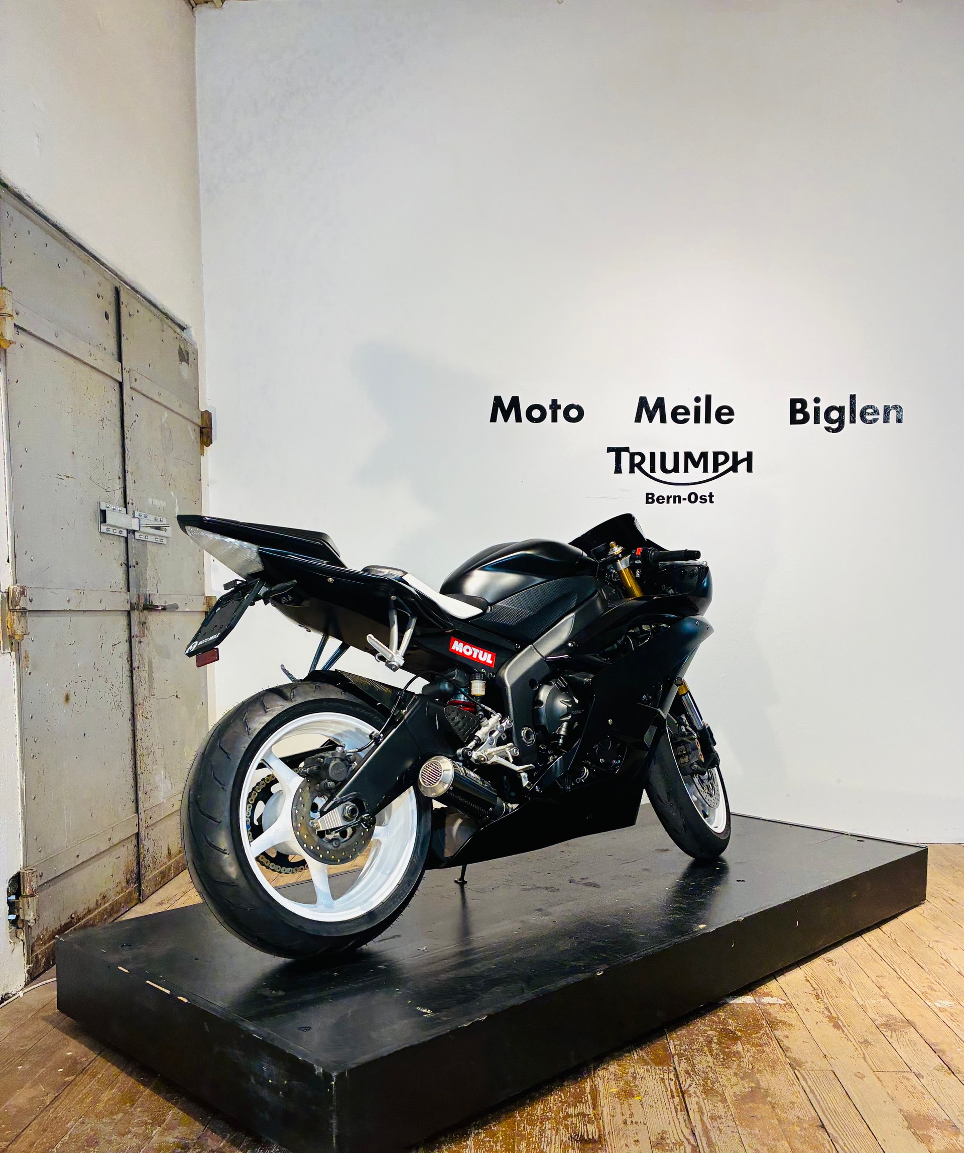 YAMAHA YZF-R6 (25kW)-showroom-element-2
