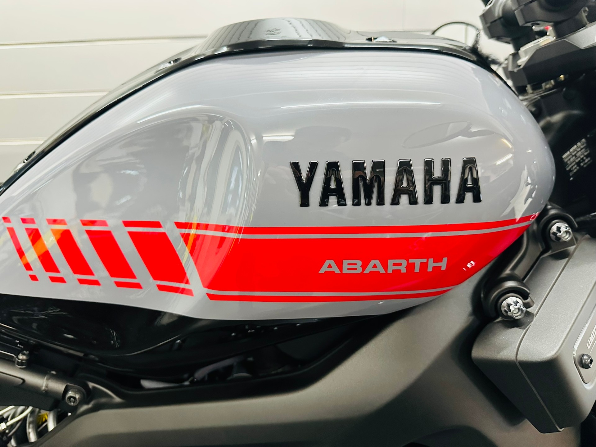 YAMAHA XSR 900 Abarth-showroom-element-1