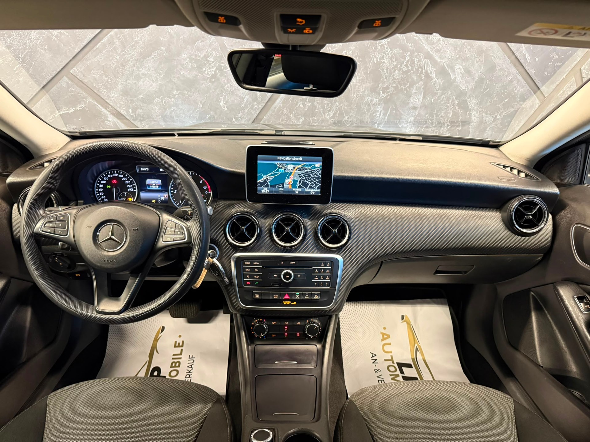 MERCEDES-BENZ GLA 200 CDI Swiss Star Edition 4Matic 7G-DCT-image-8