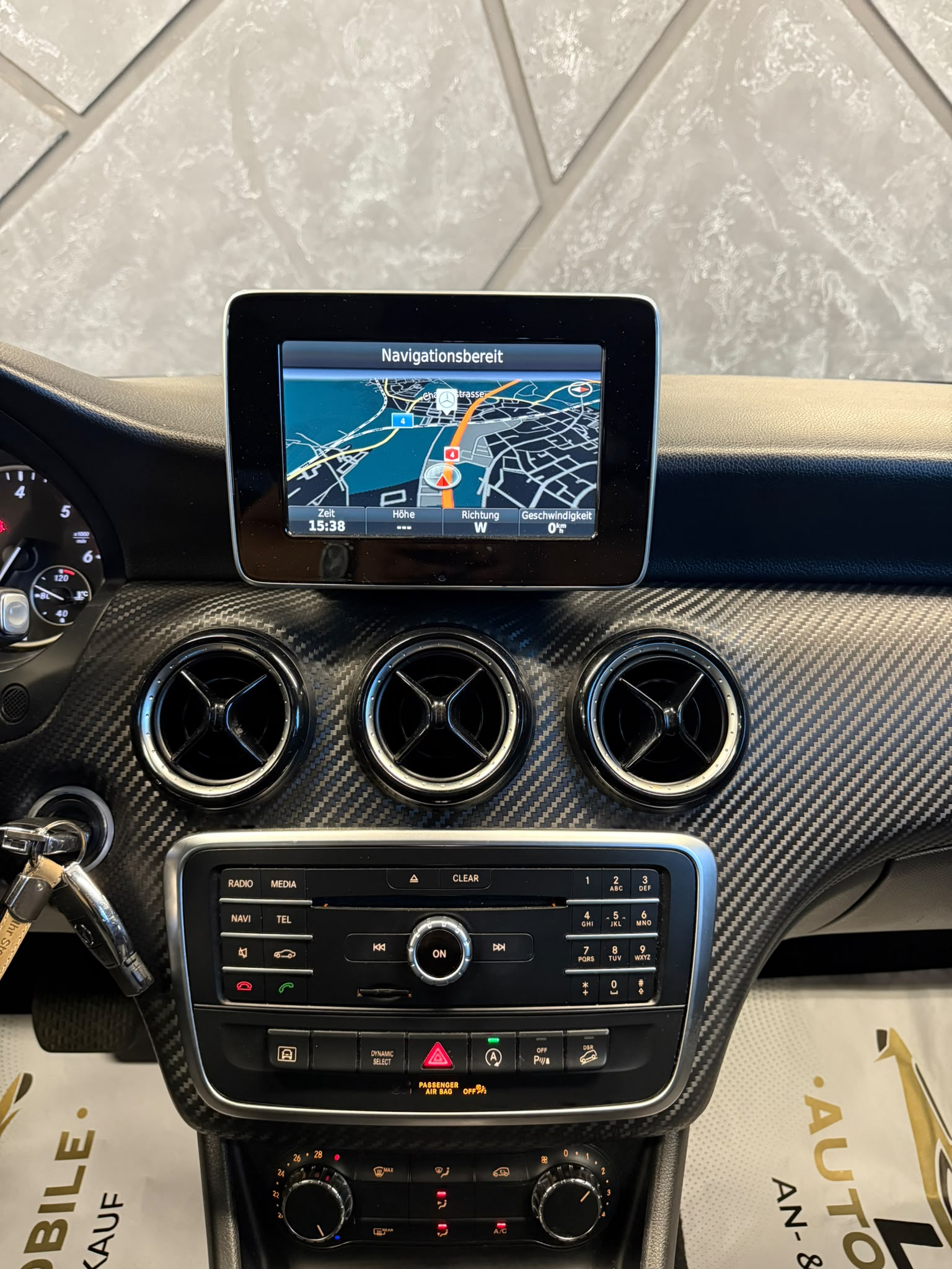 MERCEDES-BENZ GLA 200 CDI Swiss Star Edition 4Matic 7G-DCT-image-11