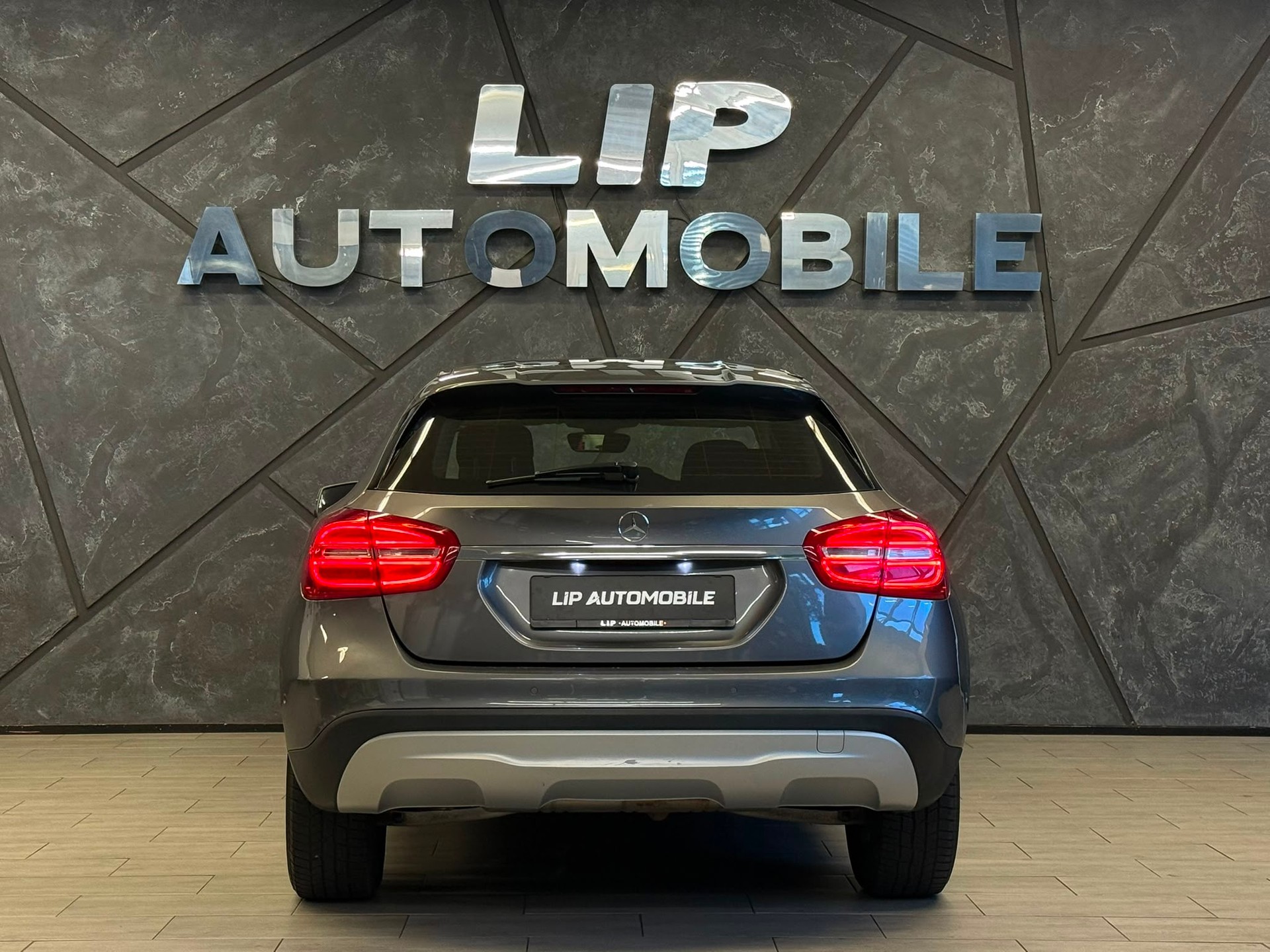 MERCEDES-BENZ GLA 200 CDI Swiss Star Edition 4Matic 7G-DCT-image-6