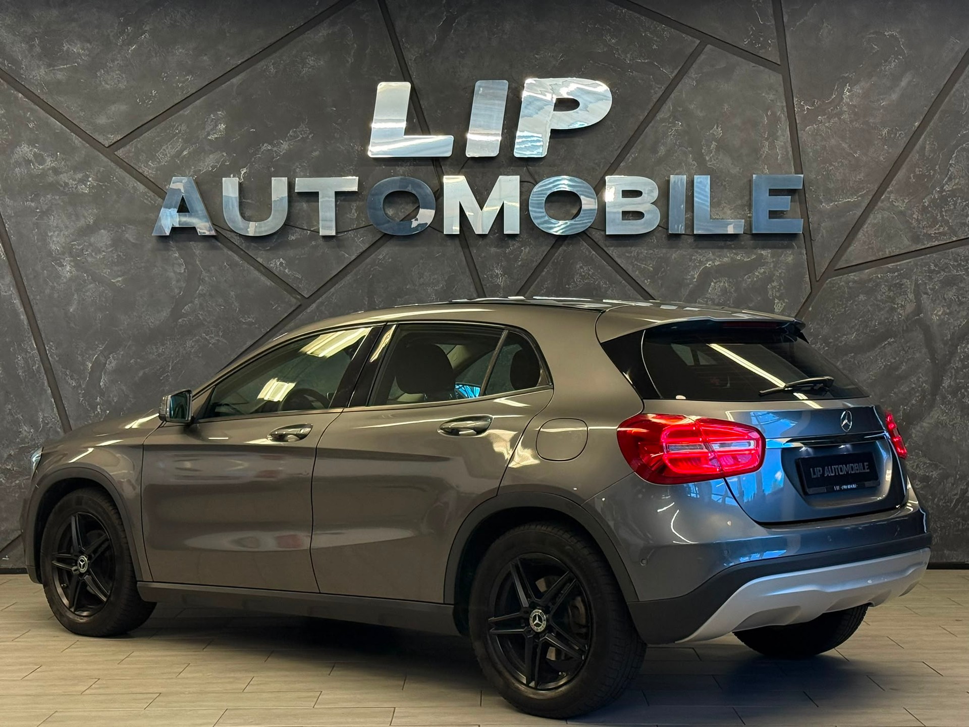 MERCEDES-BENZ GLA 200 CDI Swiss Star Edition 4Matic 7G-DCT-image-7