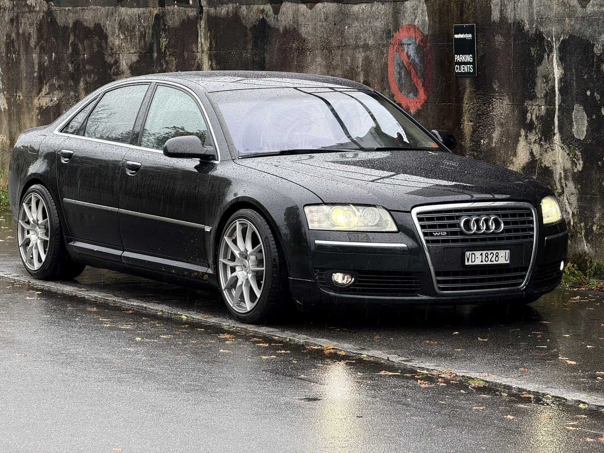 AUDI A8 6.0 quattro tiptronic-image-0