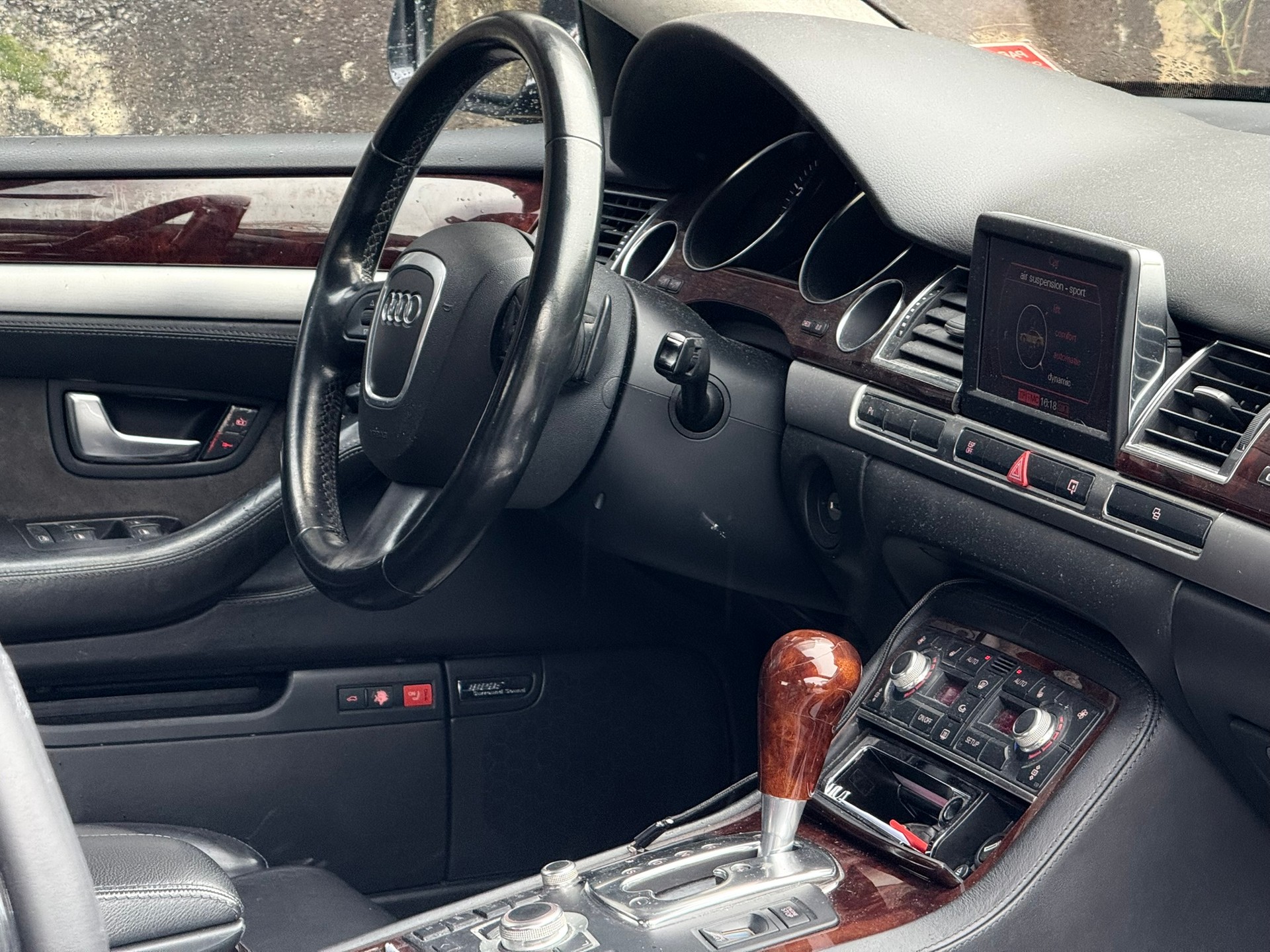 AUDI A8 6.0 quattro tiptronic-image-14