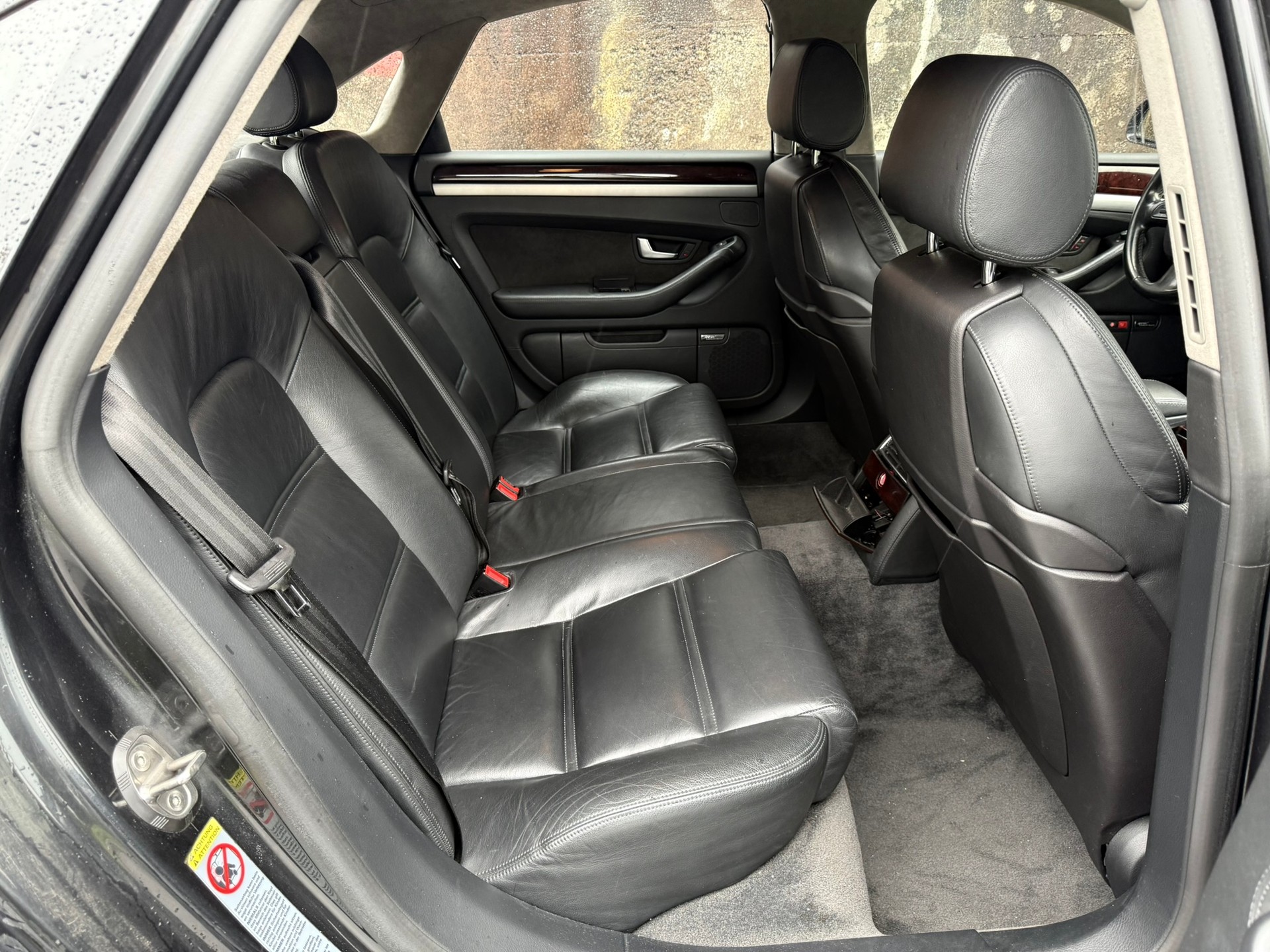 AUDI A8 6.0 quattro tiptronic-image-12