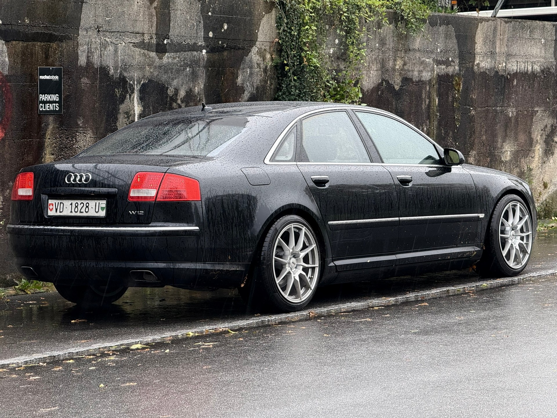 AUDI A8 6.0 quattro tiptronic-image-6