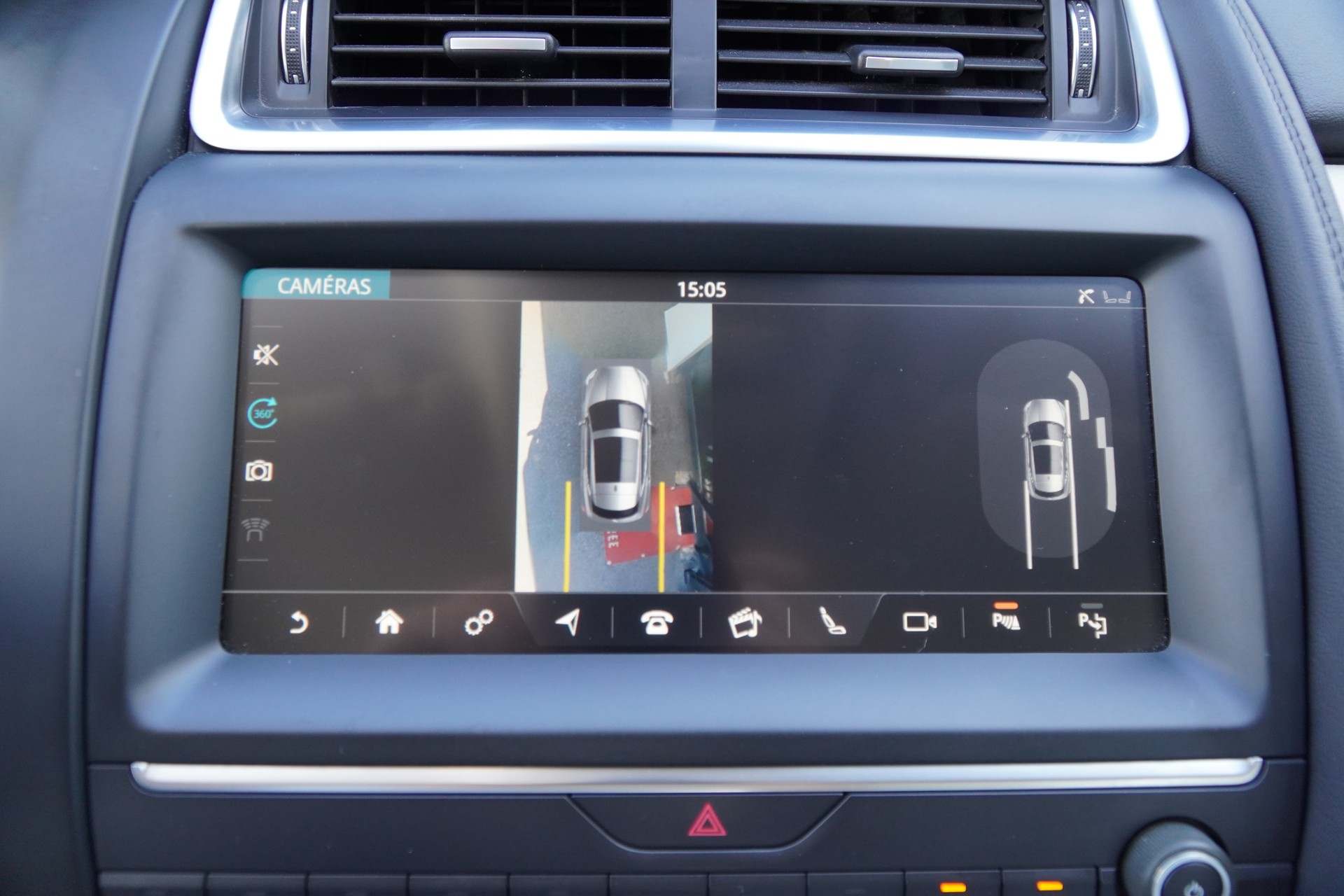 JAGUAR E-Pace 2.0 P200 HSE AWD Automatik-image-15