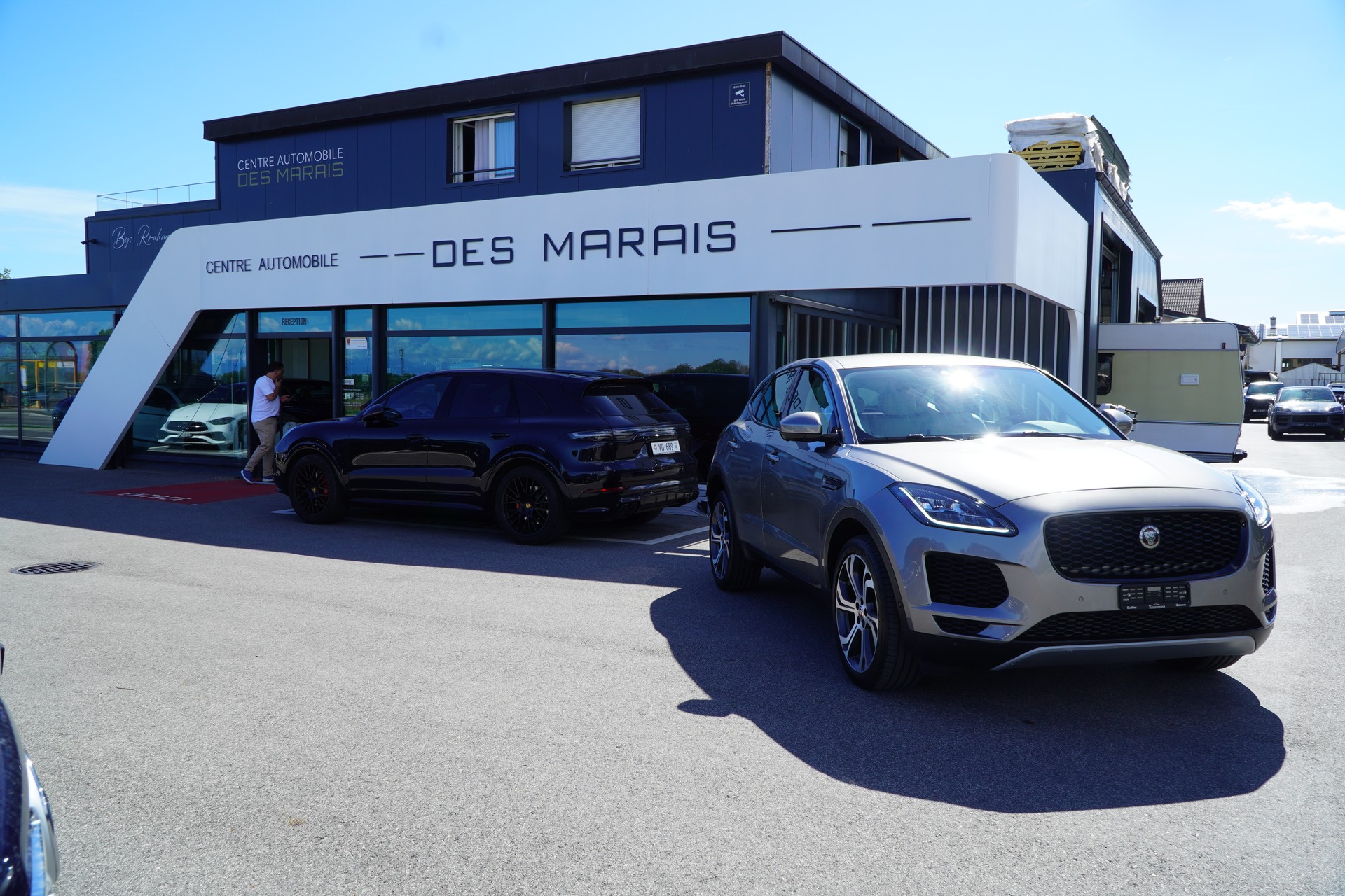 JAGUAR E-Pace 2.0 P200 HSE AWD Automatik-image-2