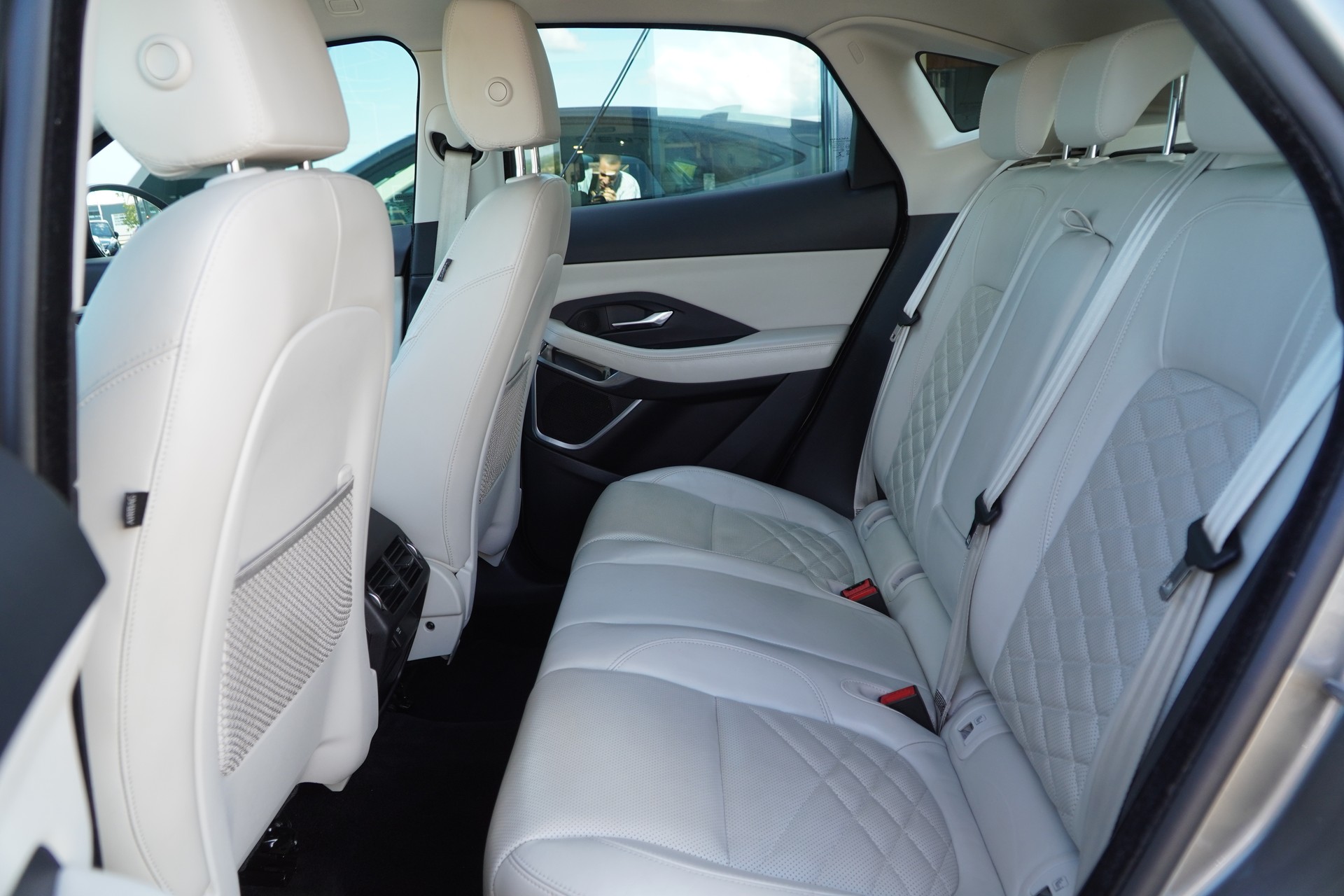 JAGUAR E-Pace 2.0 P200 HSE AWD Automatik-image-23