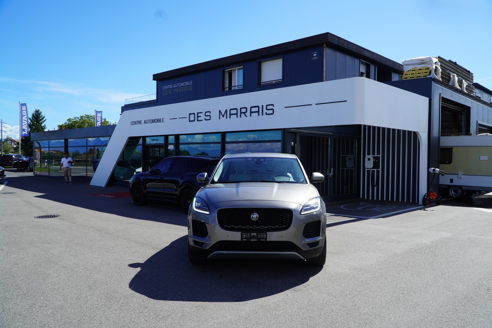 JAGUAR E-Pace 2.0 P200 HSE AWD Automatik-image-1